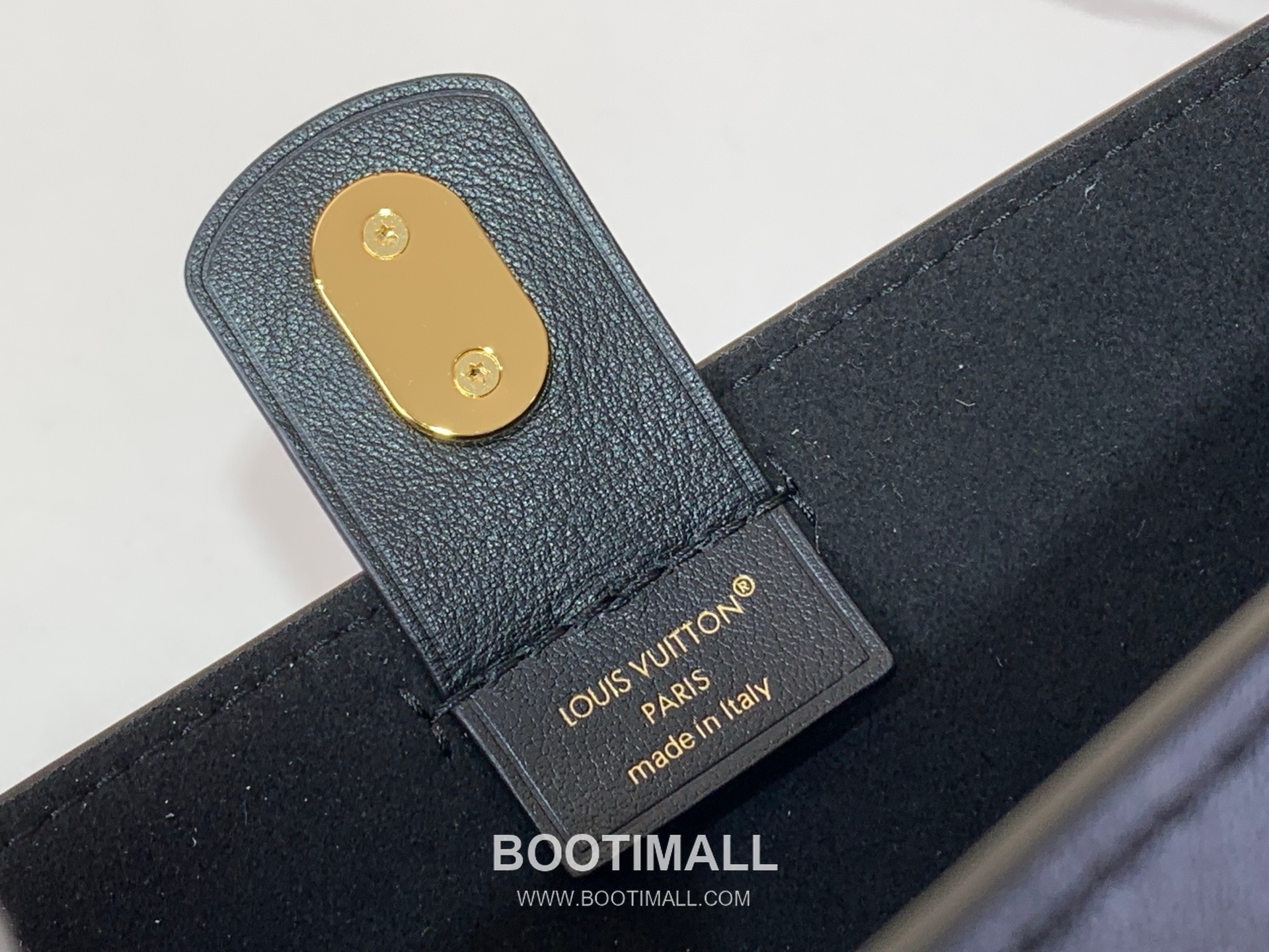 Miu Miu Small Briefcase Python Leather Top Handle Bag with Steel Hardware Detail 미우미우 스몰 브리프케이스 파이톤 레더 핑크 탑핸들백 F0020m 30cm 14