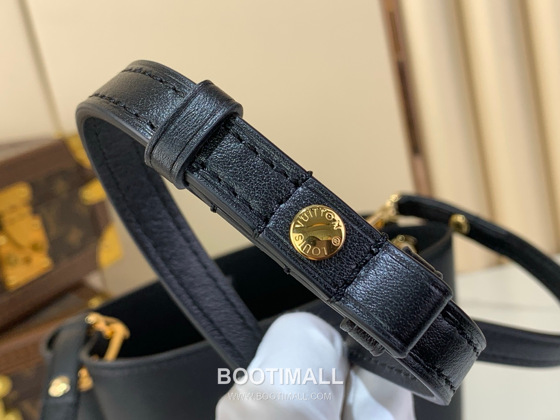 Miu Miu Small Briefcase Python Leather Top Handle Bag with Steel Hardware Detail 미우미우 스몰 브리프케이스 파이톤 레더 핑크 탑핸들백 F0020m 30cm 16