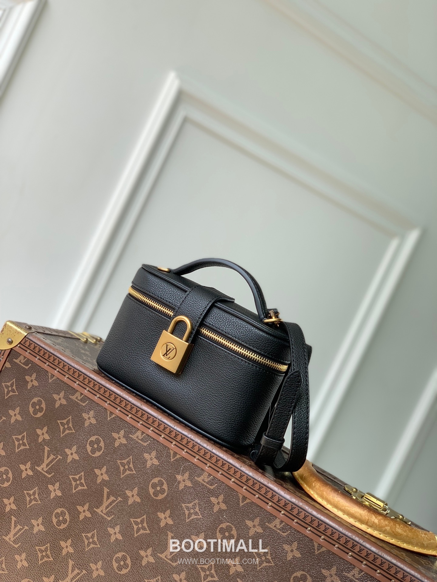 Louis Vuitton Low Key Vanity Pouch Calfskin Leather Crossbody Top Handle Bag with Lock Detail 루이비통 로우키 바니티 파우치 카프스킨 브라운 크로스 핸드백 M27505 19cm 1