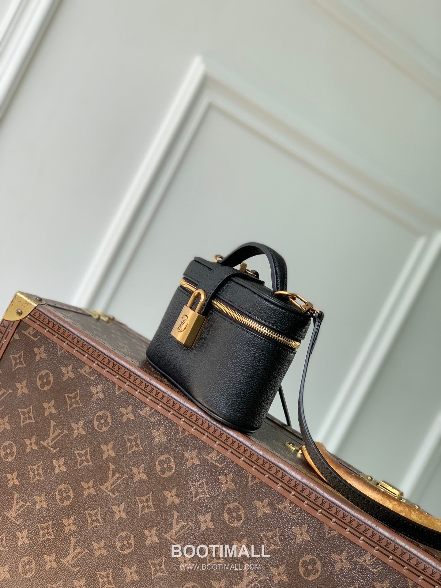 Louis Vuitton Low Key Vanity Pouch Calfskin Leather Crossbody Top Handle Bag with Lock Detail 루이비통 로우키 바니티 파우치 카프스킨 브라운 크로스 핸드백 M27505 19cm 2