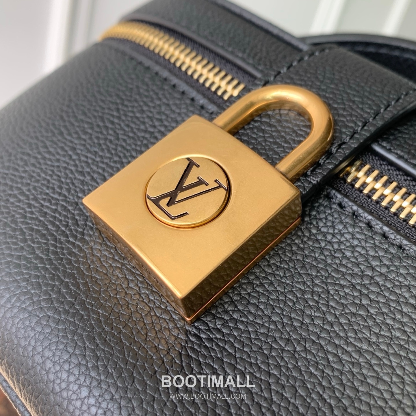 Louis Vuitton Low Key Vanity Pouch Calfskin Leather Crossbody Top Handle Bag with Lock Detail 루이비통 로우키 바니티 파우치 카프스킨 브라운 크로스 핸드백 M27505 19cm 5