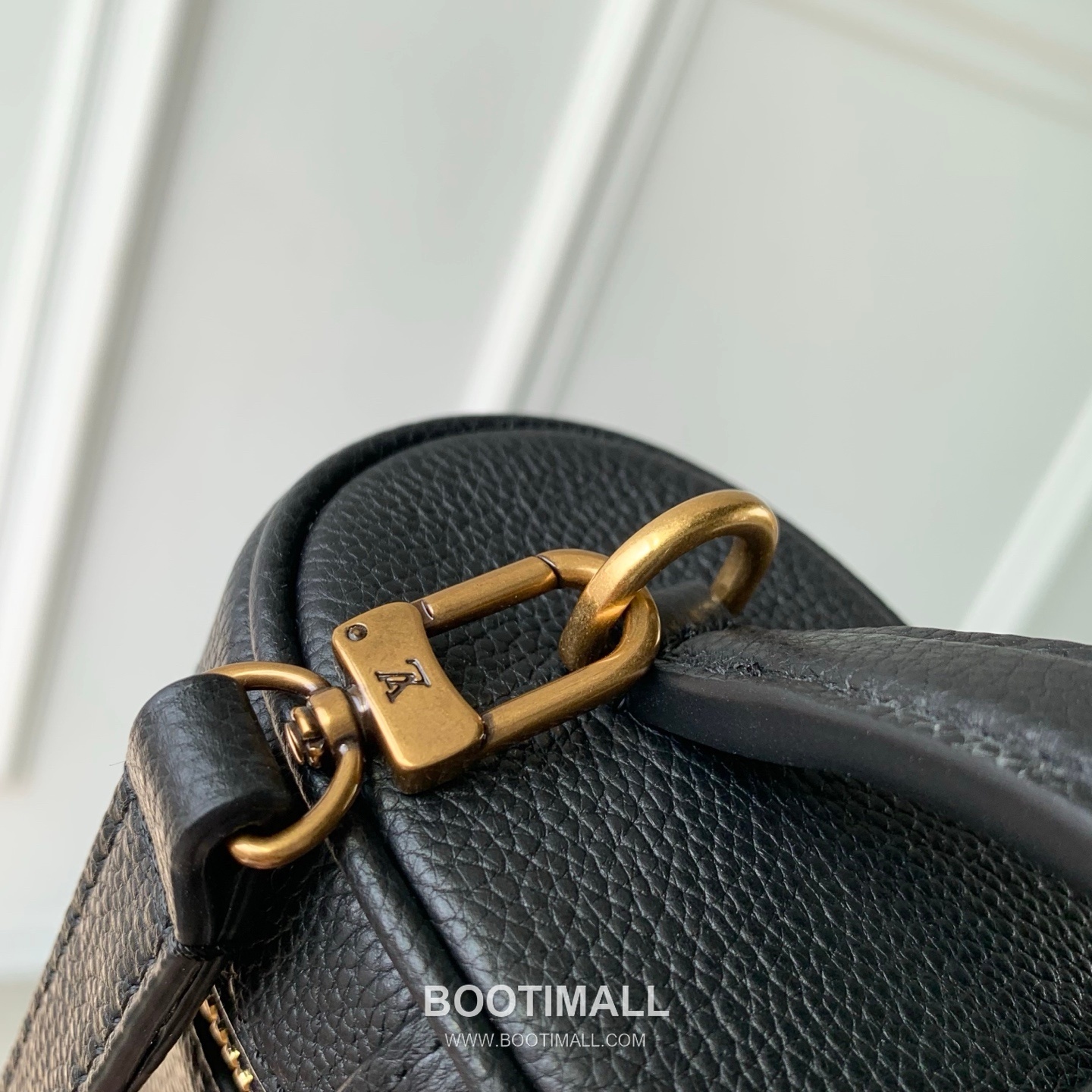 Louis Vuitton Low Key Vanity Pouch Calfskin Leather Crossbody Top Handle Bag with Lock Detail 루이비통 로우키 바니티 파우치 카프스킨 브라운 크로스 핸드백 M27505 19cm 6
