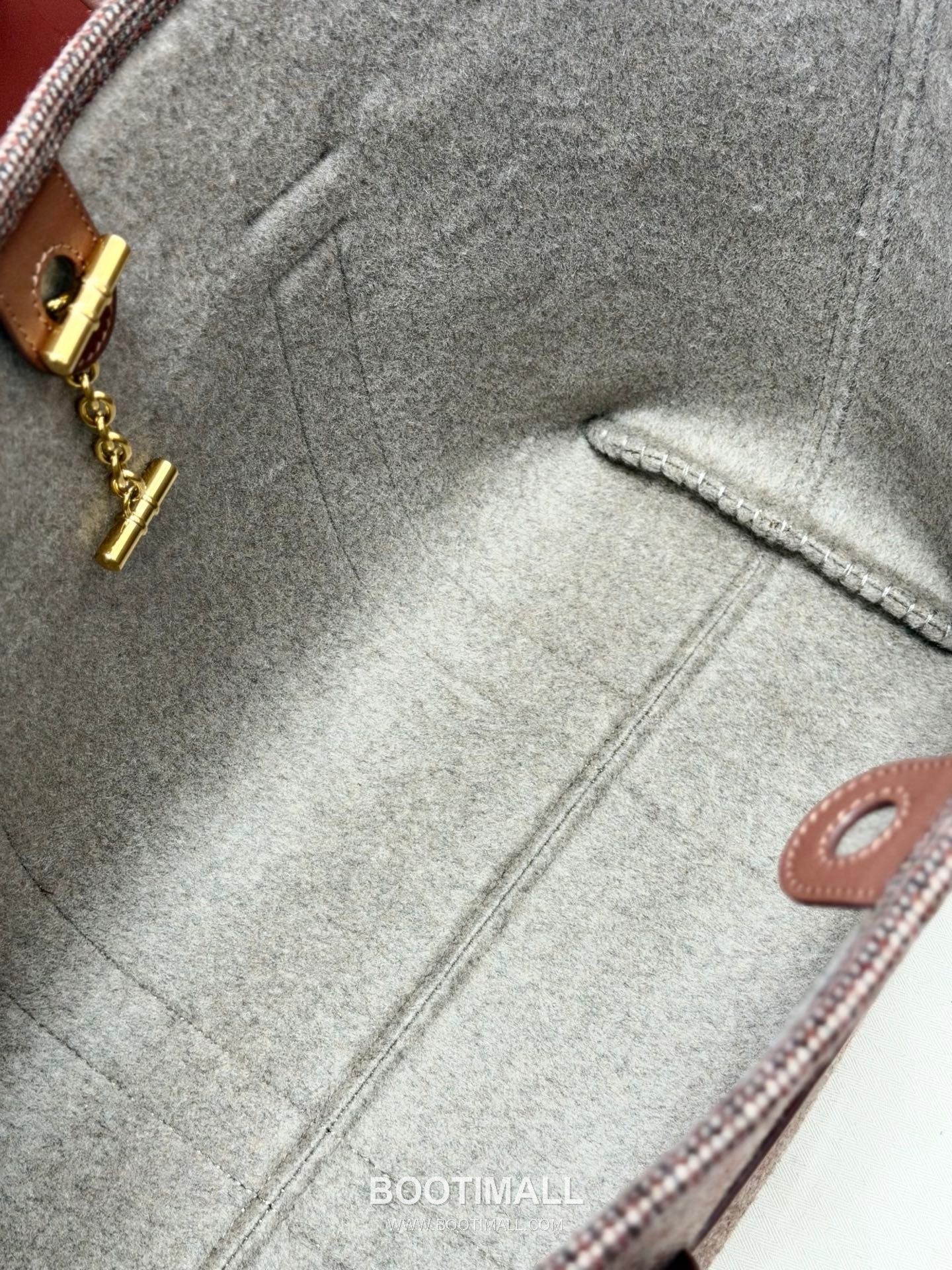 Loro Piana Ghiera Shopper Irish Silk Tweed Leather Trim Tote Bag with Metal Buckle Detail 로로피아나 기에라 쇼퍼 아이리쉬 실크 트위드 카멜 토트백 FAO7463 40cm 9