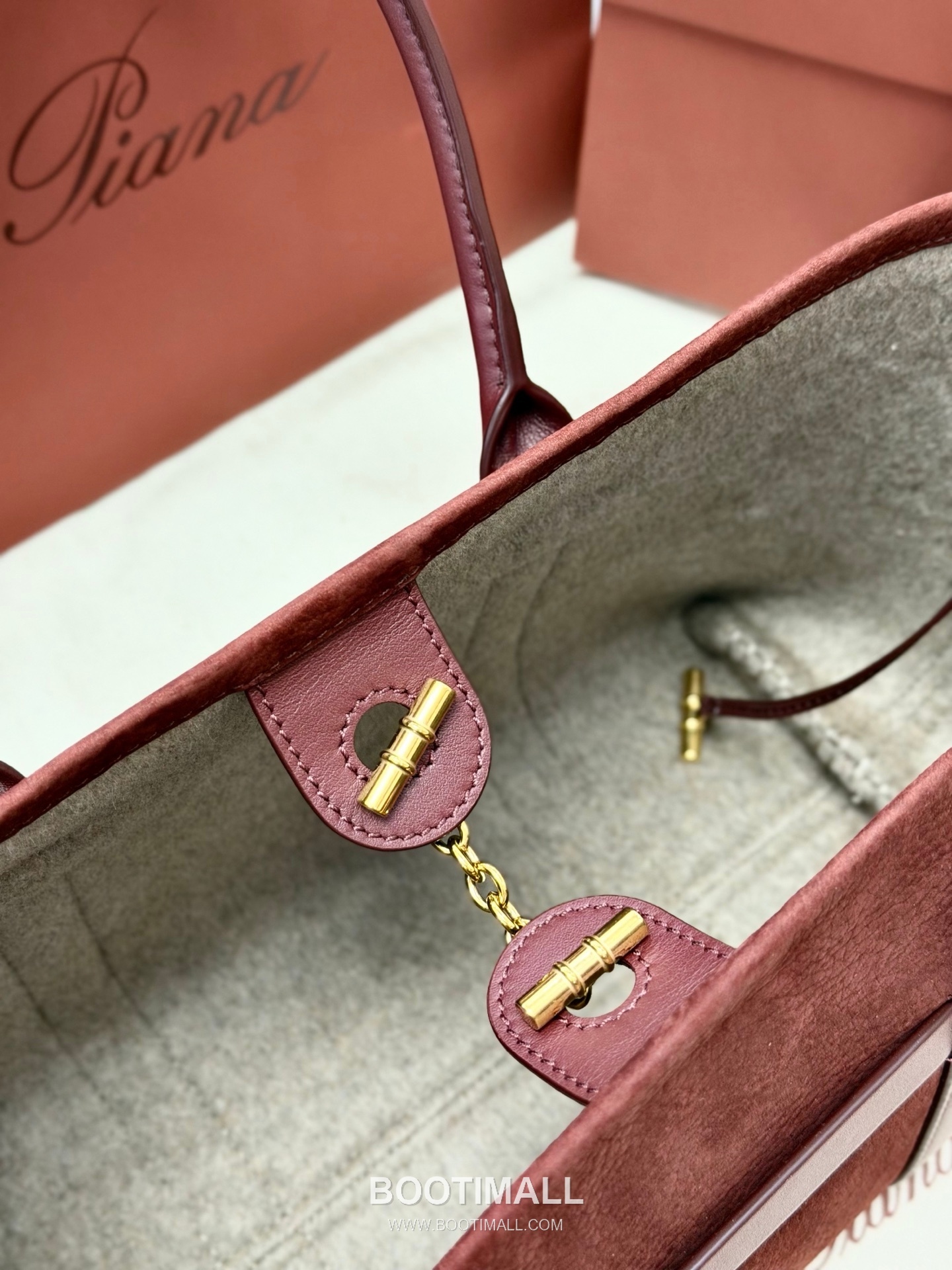 Loro Piana Ghiera Shopper Grained Leather Tote Bag with Ring Buckle Detail 로로피아나 기에라 쇼퍼 그레인 레더 브라운 토트백 FAO7473 28cm 7