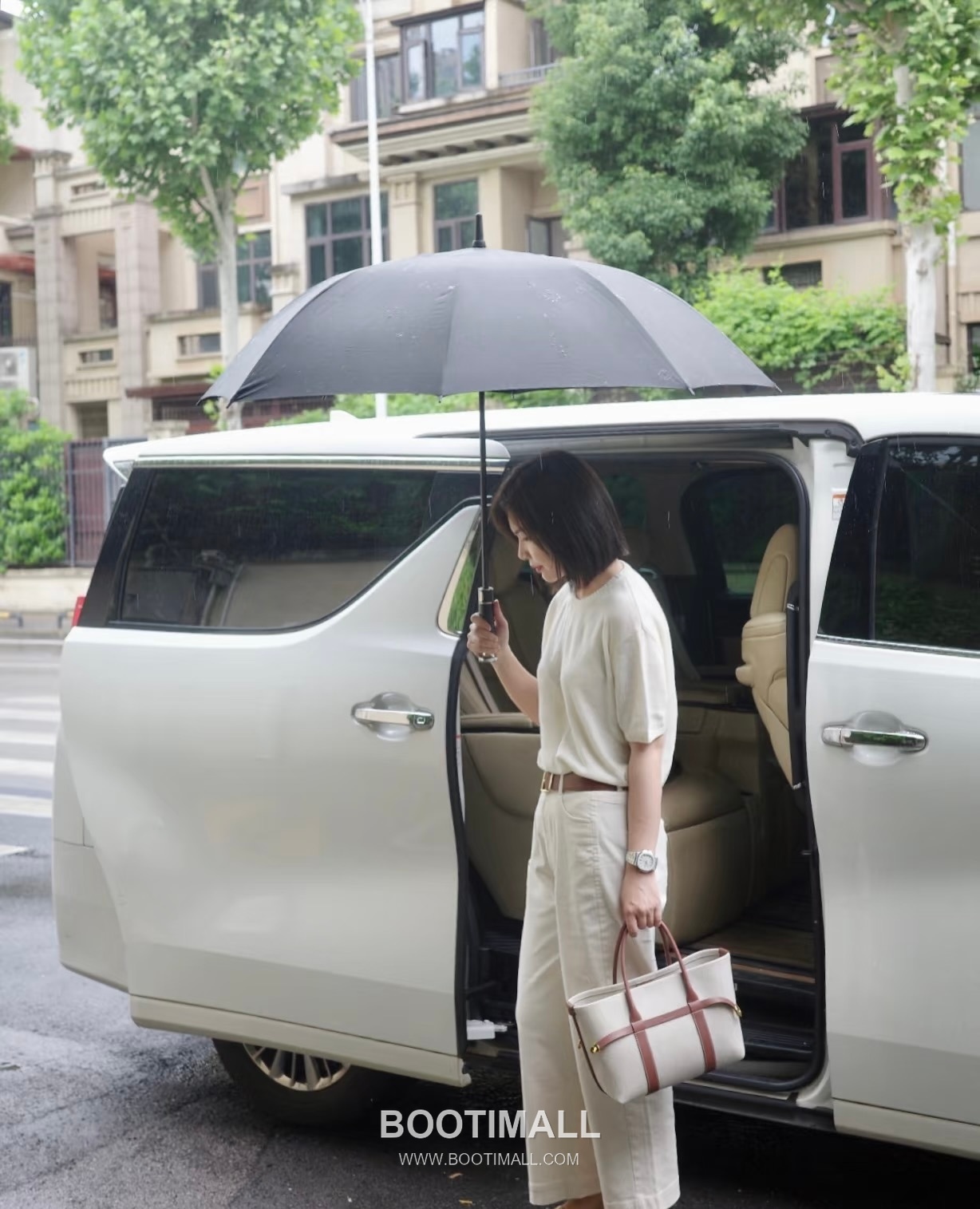 Loro Piana Ghiera Shopper Cotton Linen Canvas Leather Trim Tote Bag with Ring Buckle Detail 로로피아나 기에라 쇼퍼 코튼 린넨 캔버스 카멜 토트백 FAO7477 28cm 2