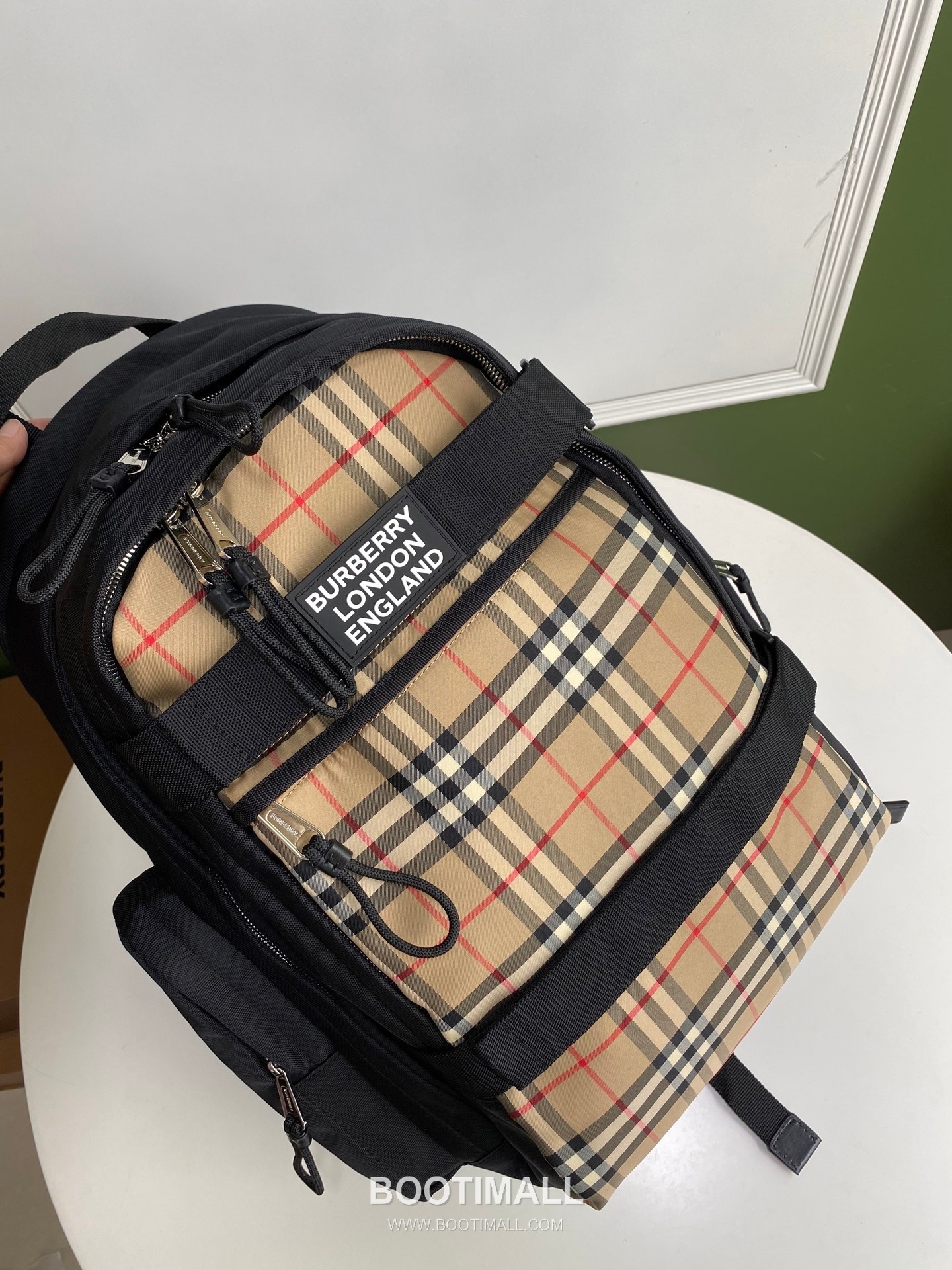 Burberry Kingdom Backpack Nylon Leather Trim Backpack with Dual Strap Logo Detail 버버리 킹덤 나일론 블랙 백팩 560163 30cm 4