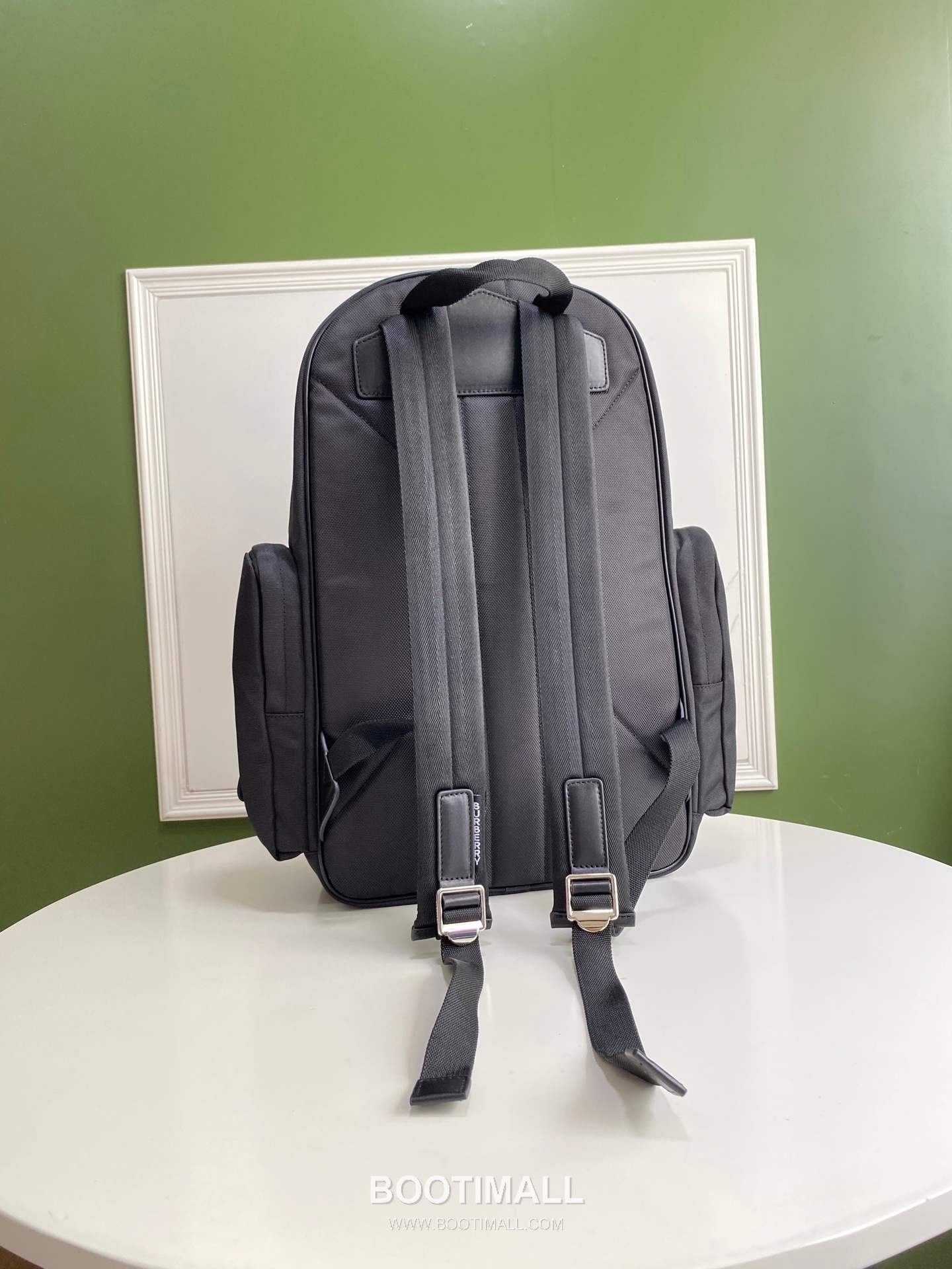 Burberry Kingdom Backpack Nylon Leather Trim Backpack with Dual Strap Logo Detail 버버리 킹덤 나일론 블랙 백팩 560163 30cm 8