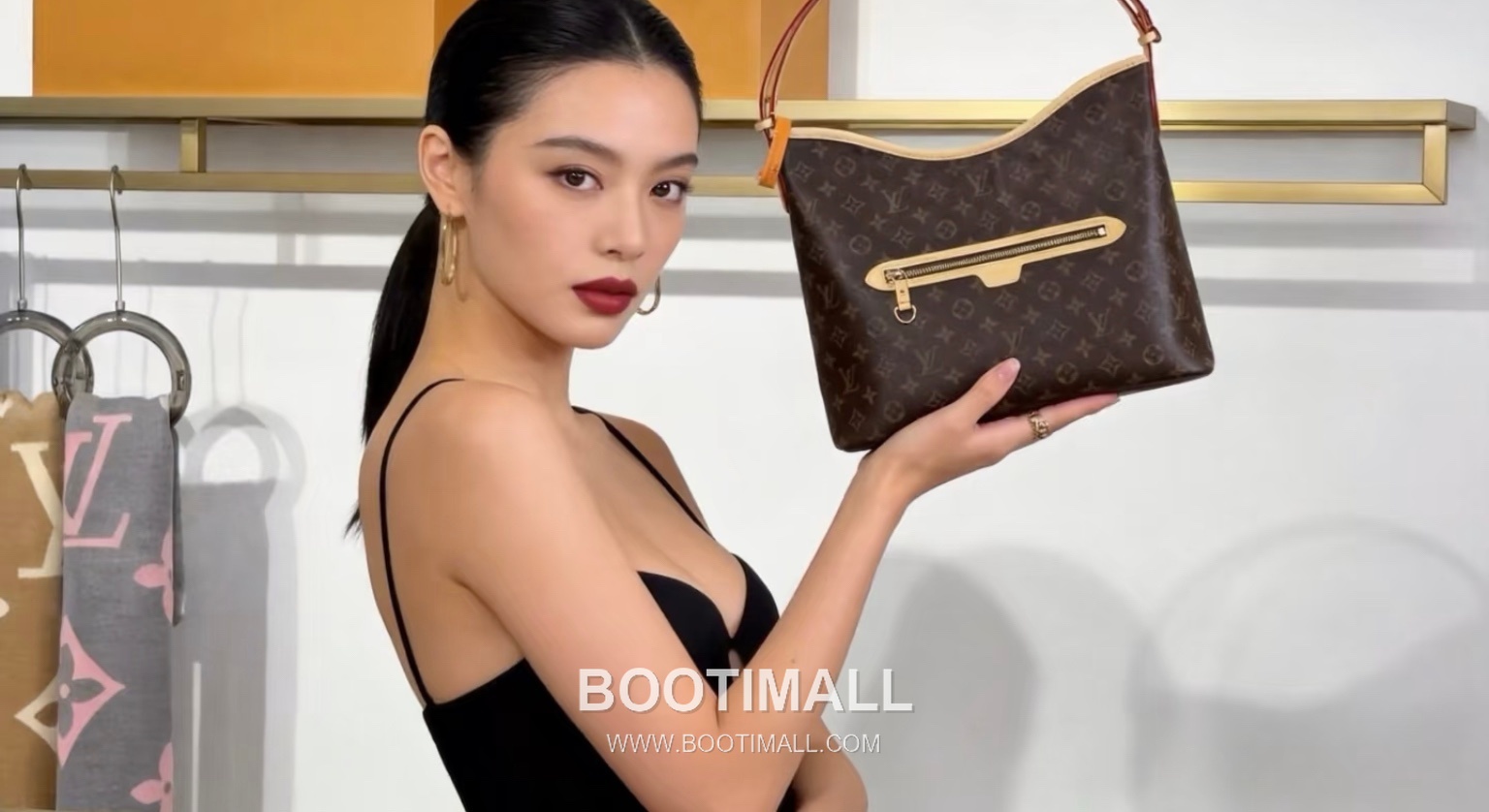 Louis Vuitton Lineup Monogram Canvas Leather Trim Shoulder Crossbody Bag with Front Pocket Strap 루이비통 라인업 모노그램 캔버스 레더트림 블랙 숄더 크로스백 M28423 25.5cm 4