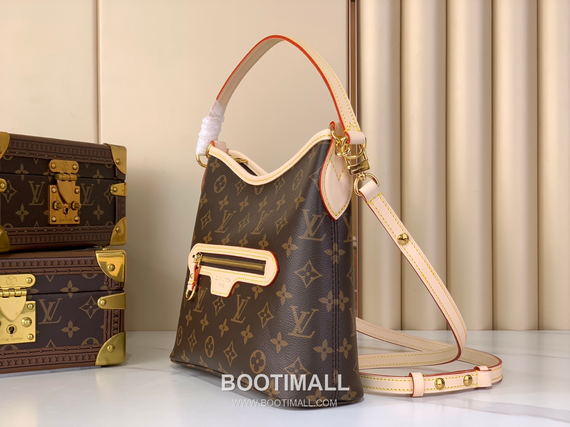 Louis Vuitton Lineup Monogram Canvas Leather Trim Shoulder Crossbody Bag with Front Pocket Strap 루이비통 라인업 모노그램 캔버스 레더트림 블랙 숄더 크로스백 M28423 25.5cm 10