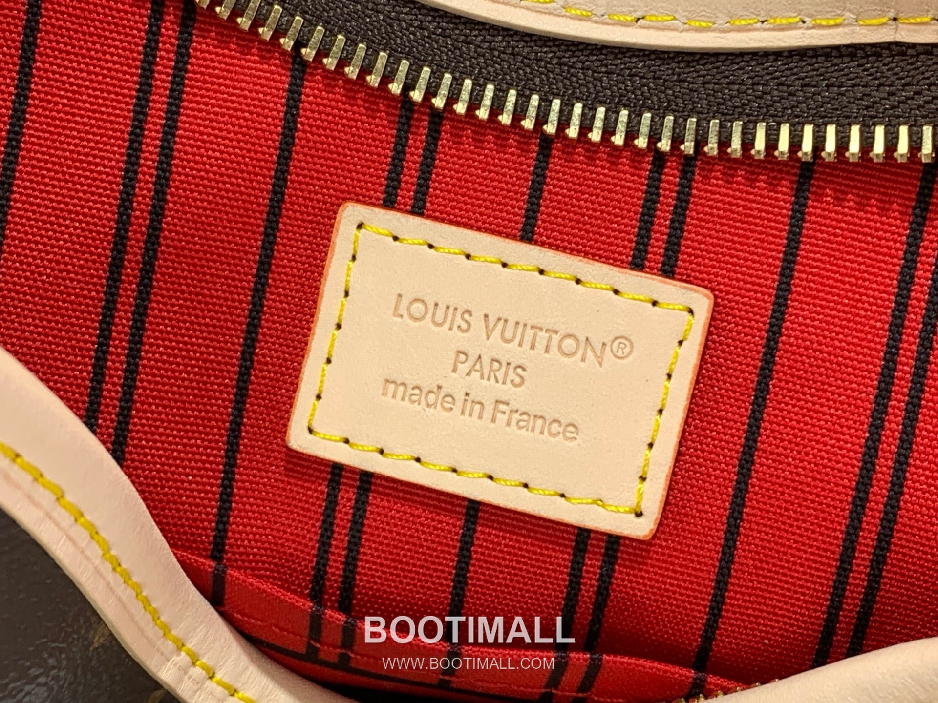 Louis Vuitton Lineup Monogram Canvas Leather Trim Shoulder Crossbody Bag with Front Pocket Strap 루이비통 라인업 모노그램 캔버스 레더트림 블랙 숄더 크로스백 M28423 25.5cm 15