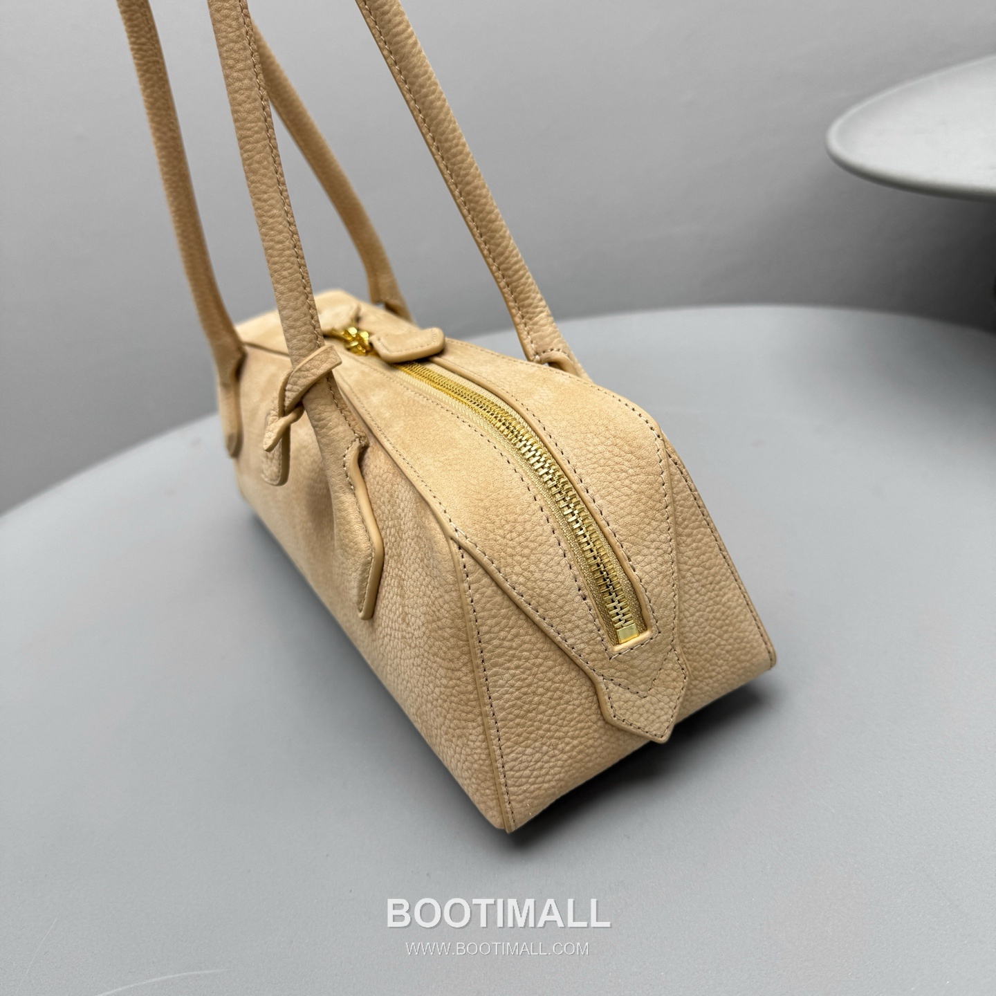 Alaïa Le Teckel Suede Leather Top Handle Shoulder Bag with Dual Zip Detail 알라이아 르 테켈 스웨이드 레더 블루 탑핸들 숄더백 4401 32cm 7