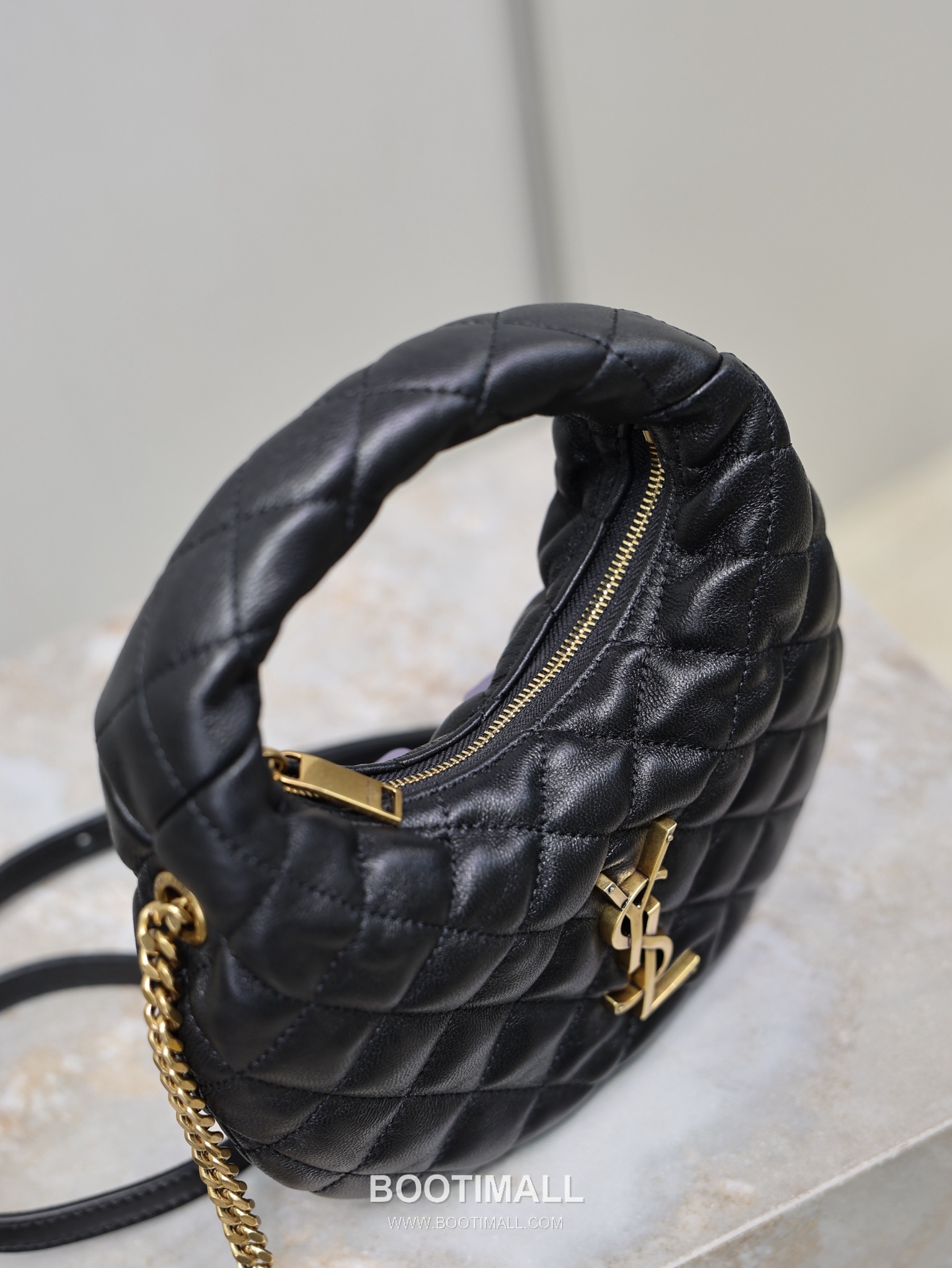 Saint Laurent Icarino Mini Hobo Lambskin Leather Chain 생로랑 이카리노 미니 호보 램스킨 블랙 체인 크로스 숄더백 871329 19cm 6