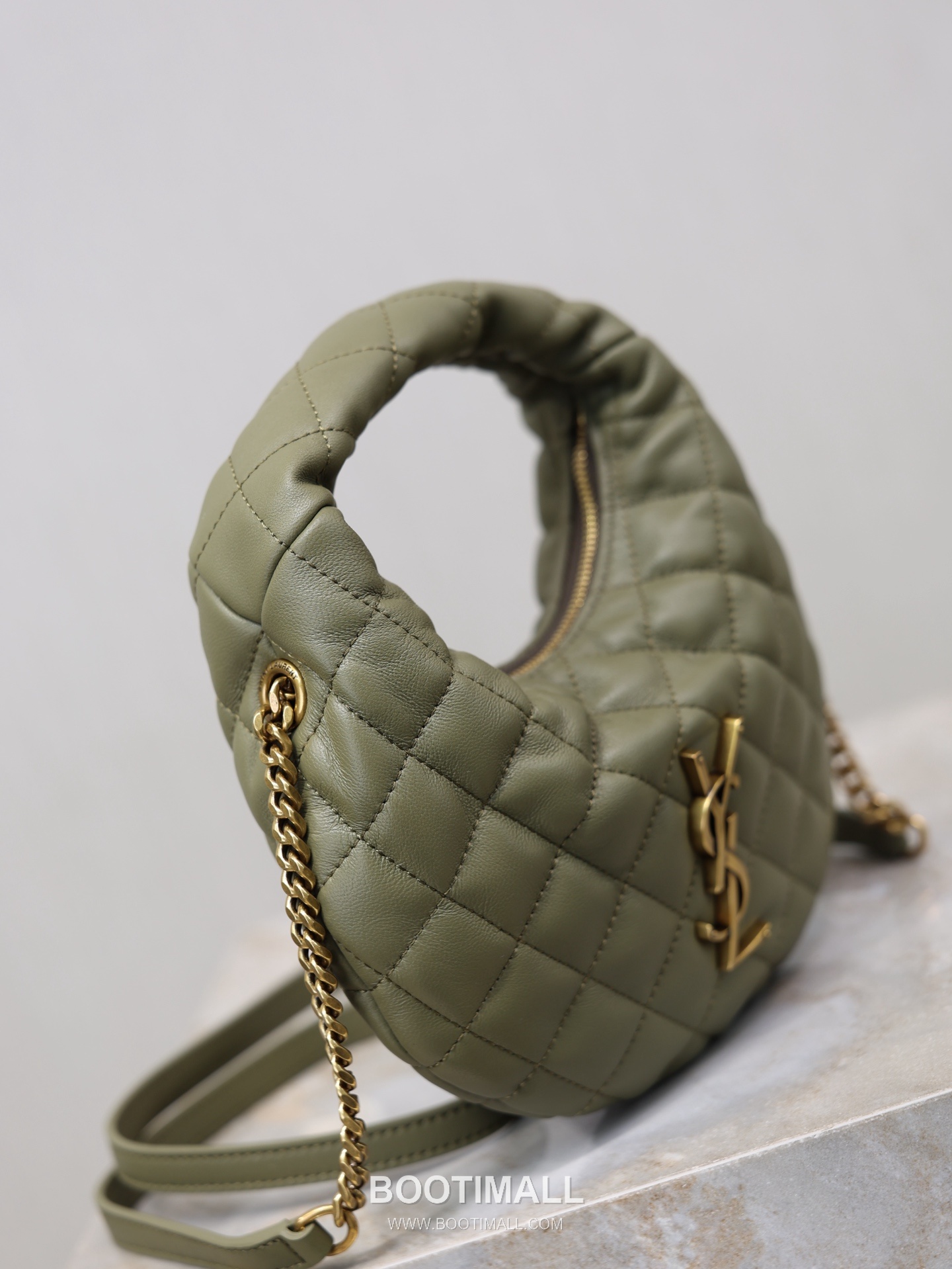 Saint Laurent Icarino Mini Hobo Lambskin Leather Chain 생로랑 이카리노 미니 호보 램스킨 블랙 체인 크로스 숄더백 871329 19cm 4