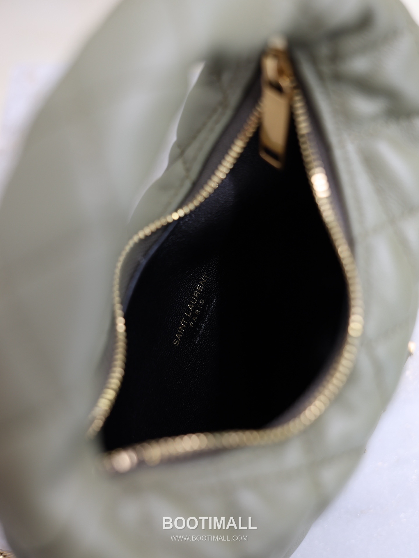 Saint Laurent Icarino Mini Hobo Lambskin Leather Chain 생로랑 이카리노 미니 호보 램스킨 블랙 체인 크로스 숄더백 871329 19cm 7