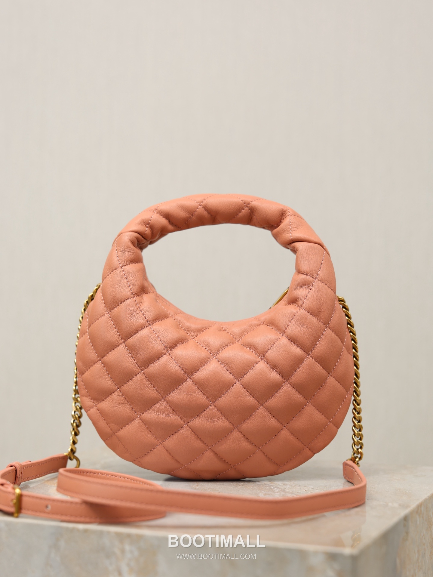 Saint Laurent Icarino Mini Hobo Lambskin Leather Chain 생로랑 이카리노 미니 호보 램스킨 블랙 체인 크로스 숄더백 871329 19cm 8