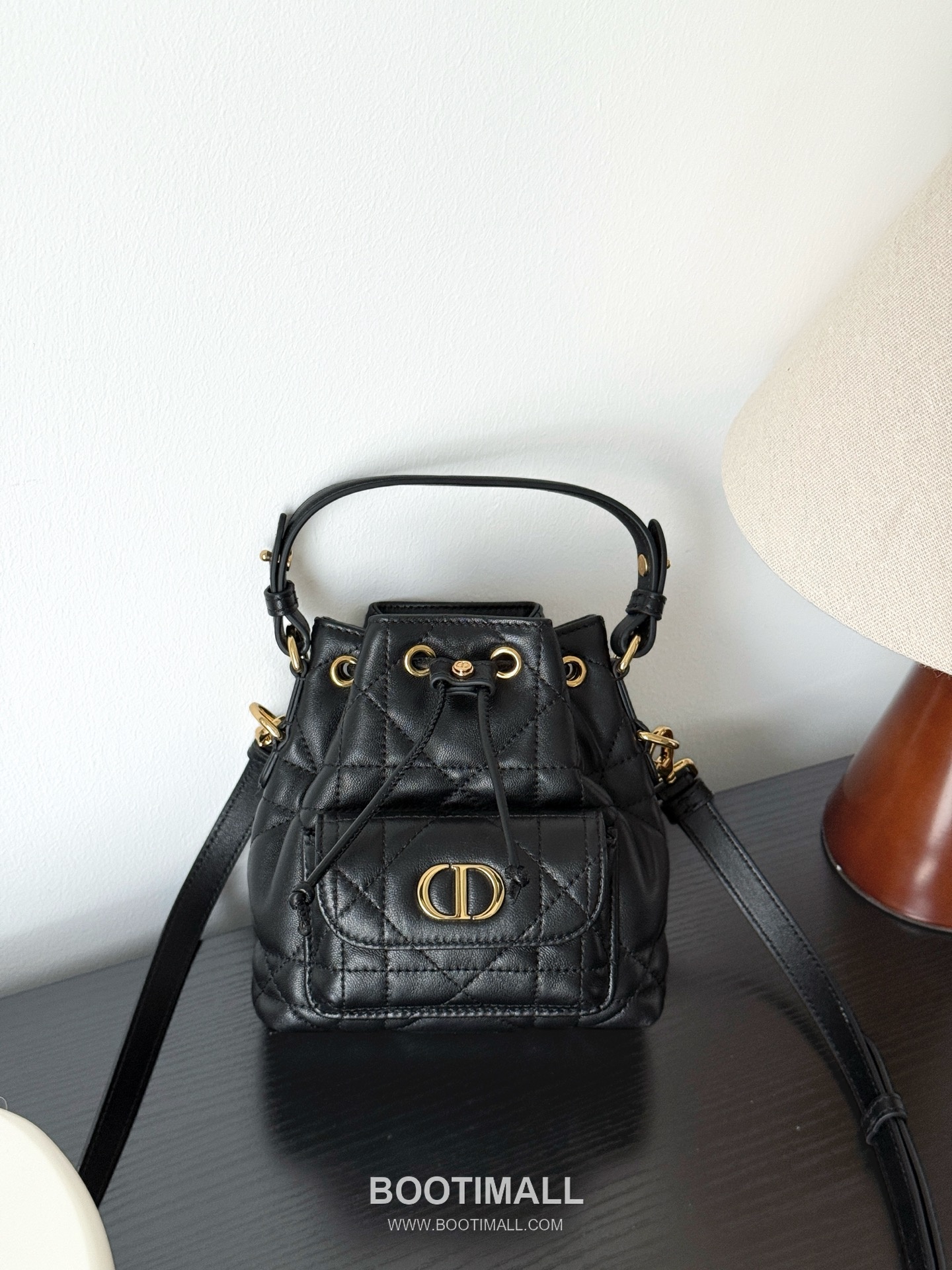 Dior Caro Mini Bucket Lambskin Leather Crossbody Shoulder Bag 디올 카로 미니 버킷 램스킨 블랙 크로스 숄더백 14cm 3