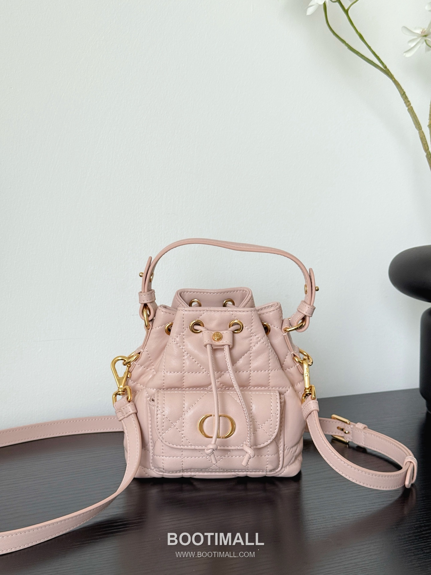 Dior Caro Bucket Lambskin Leather Crossbody Shoulder Bag 디올 카로 버킷 램스킨 블랙 크로스 숄더백 20cm 1
