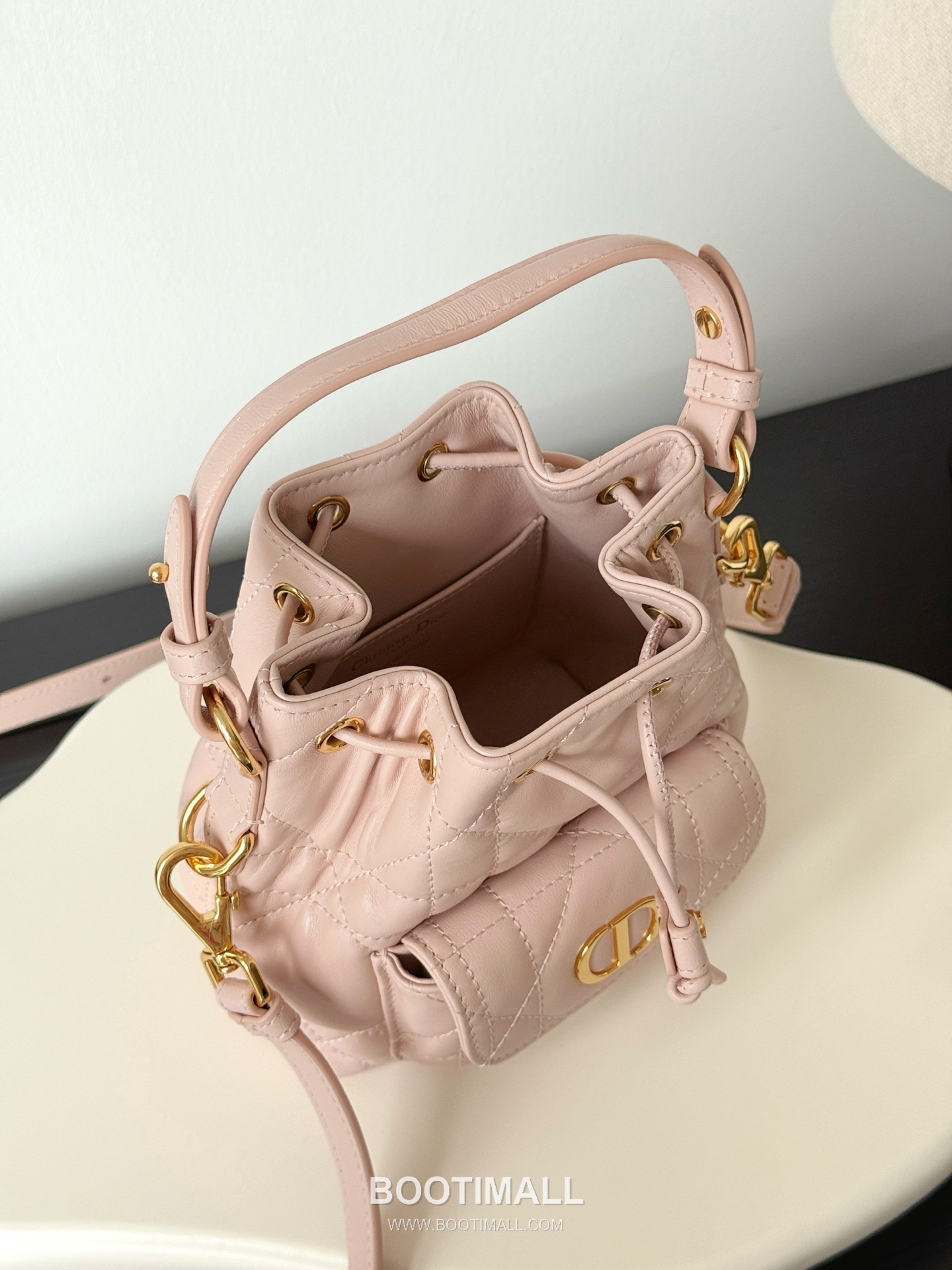 Dior Caro Bucket Lambskin Leather Crossbody Shoulder Bag 디올 카로 버킷 램스킨 블랙 크로스 숄더백 20cm 5