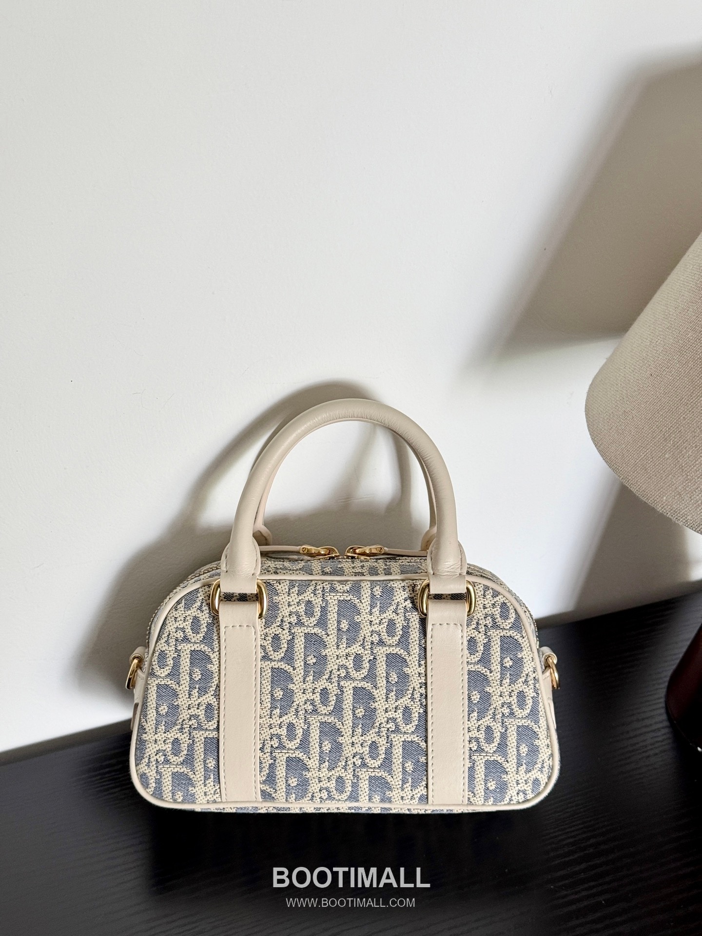 Dior D-Vibe Mini Bowling Raffia Cotton Denim Canvas Top Handle Crossbody Bag 디올 디바이브 미니 보울링 라피아 코튼 데님 블루 탑핸들 크로스백 2388 20.5cm 8