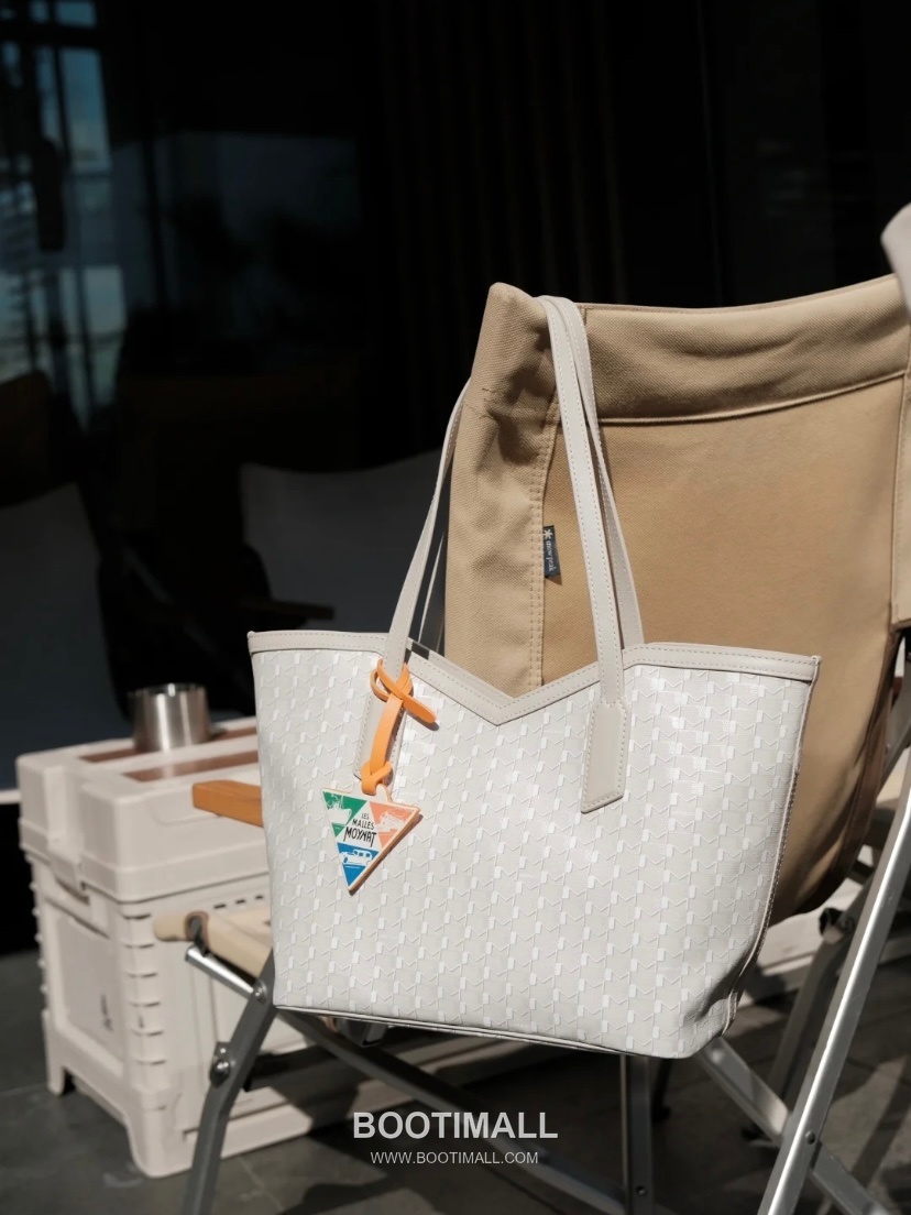 Moynat M Canvas Tote Canvas Leather Trim Tote Bag 모이나 M 캔버스 그레이 토트백 C13001m 39cm 2