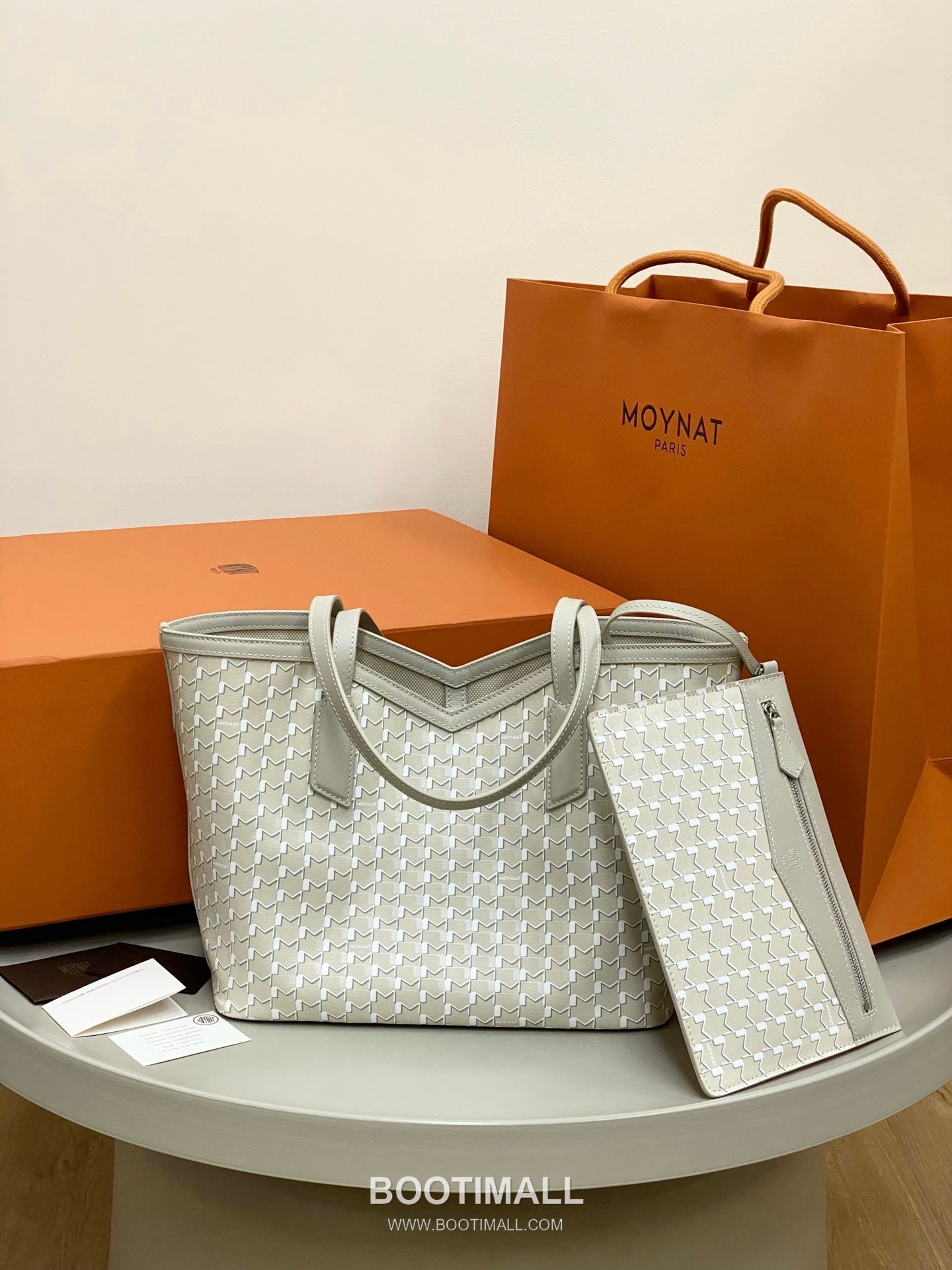 Moynat M Canvas Tote Canvas Leather Trim Tote Bag 모이나 M 캔버스 그레이 토트백 C13001m 39cm 5