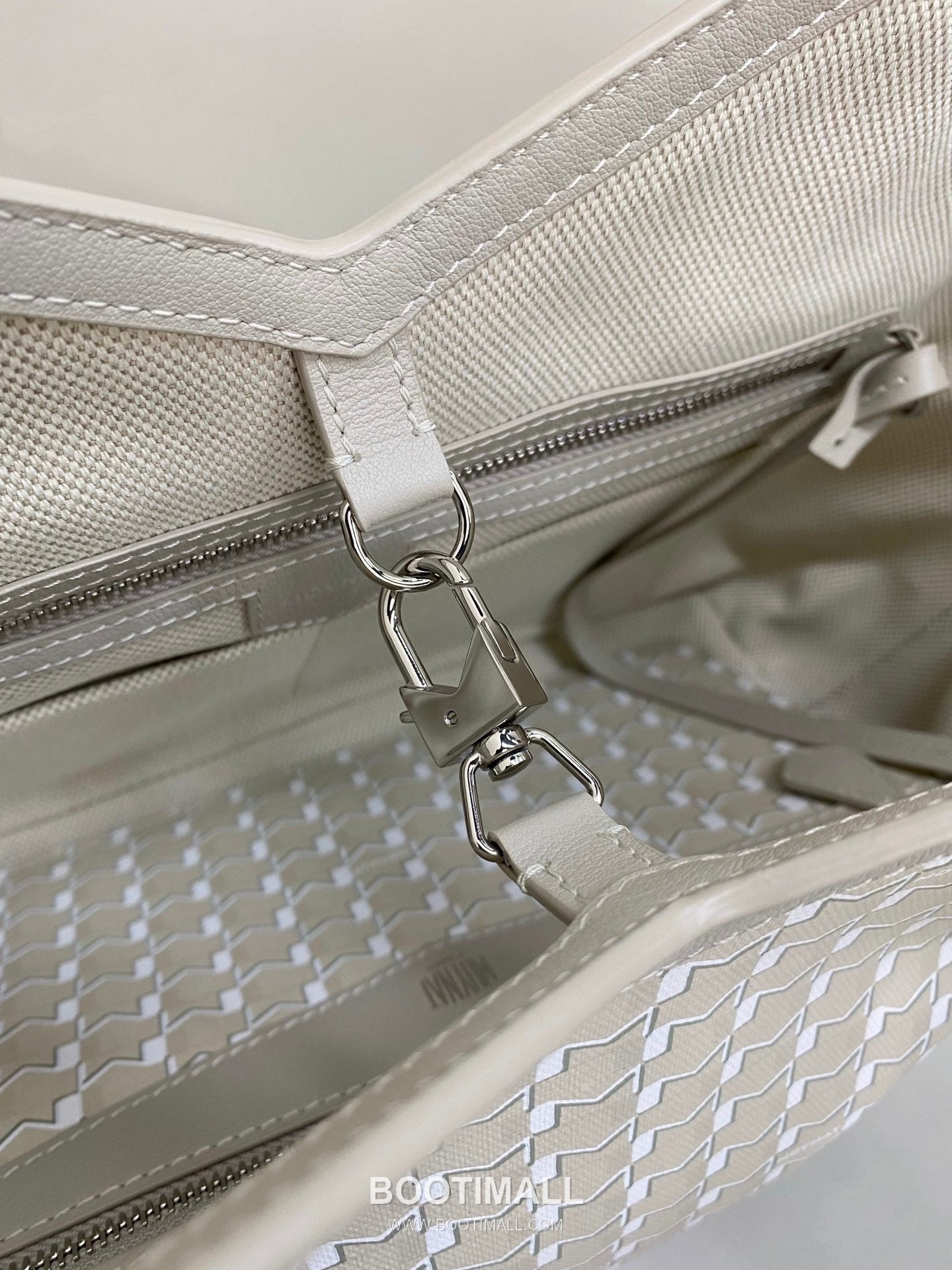 Moynat M Canvas Tote Canvas Leather Trim Tote Bag 모이나 M 캔버스 그레이 토트백 C13001m 39cm 10