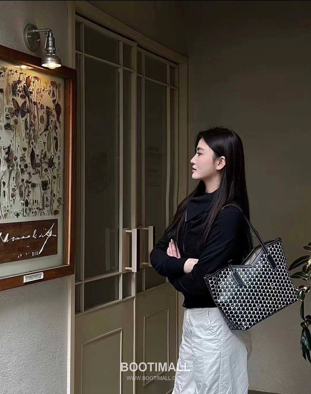 Moynat M Canvas Tote Canvas Leather Trim Tote Bag 모이나 M 캔버스 그레이 토트백 C13001m 39cm 1