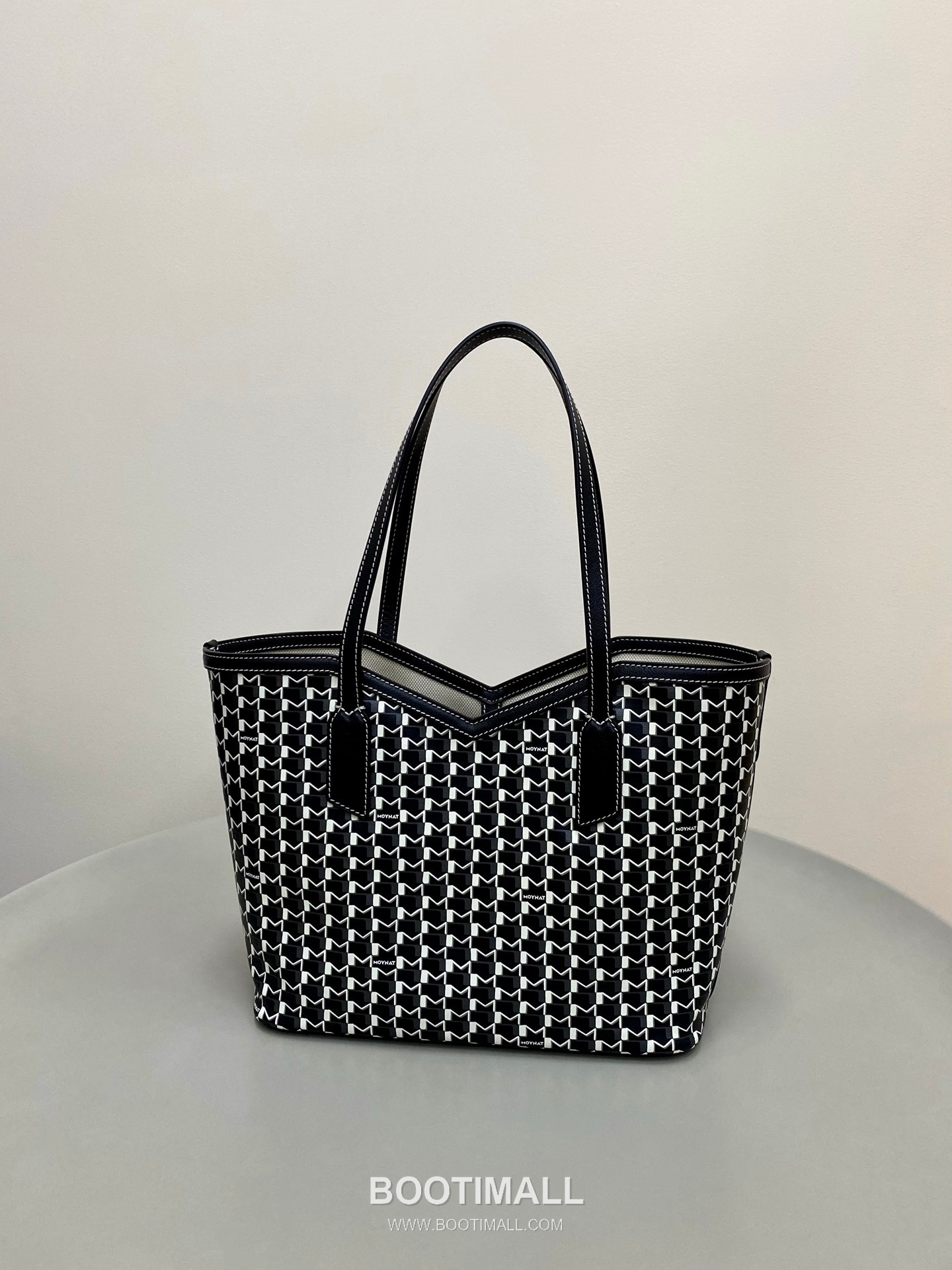 Moynat M Canvas Tote Canvas Leather Trim Tote Bag 모이나 M 캔버스 그레이 토트백 C13001m 39cm 4