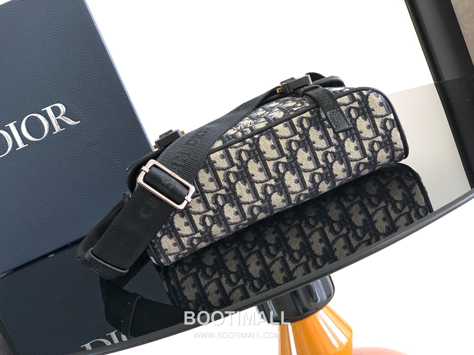 Dior Hit the Road Oblique Canvas Leather Trim Messenger Crossbody Bag 디올 히트더로드 오블리크 캔버스 블랙 크로스 메신저백 EBA-1ESPO333YKY_H27E 24cm 4