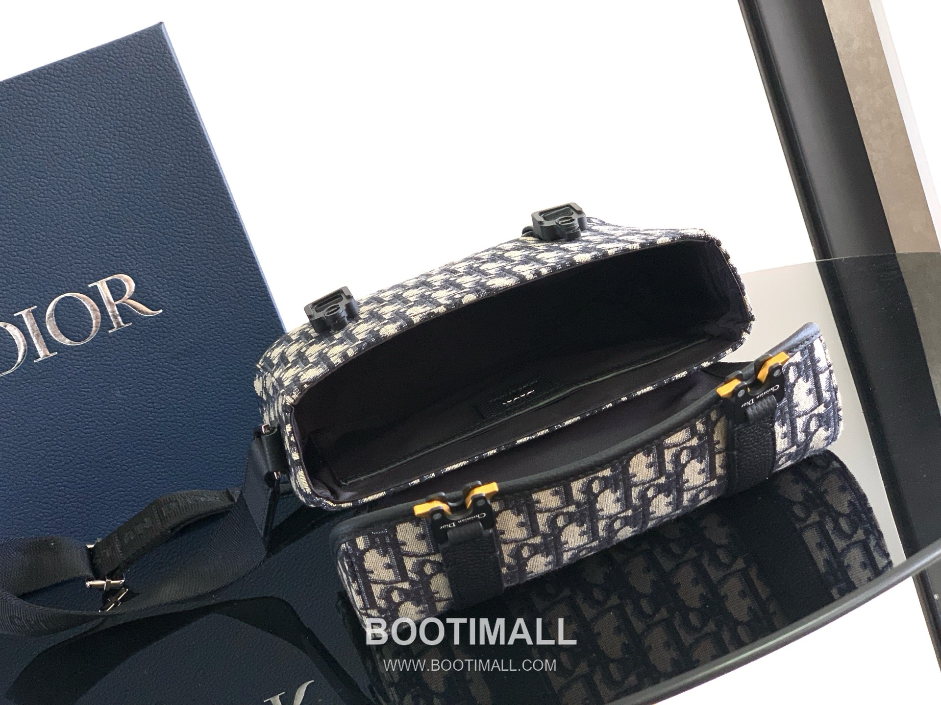 Dior Hit the Road Oblique Canvas Leather Trim Messenger Crossbody Bag 디올 히트더로드 오블리크 캔버스 블랙 크로스 메신저백 EBA-1ESPO333YKY_H27E 24cm 8