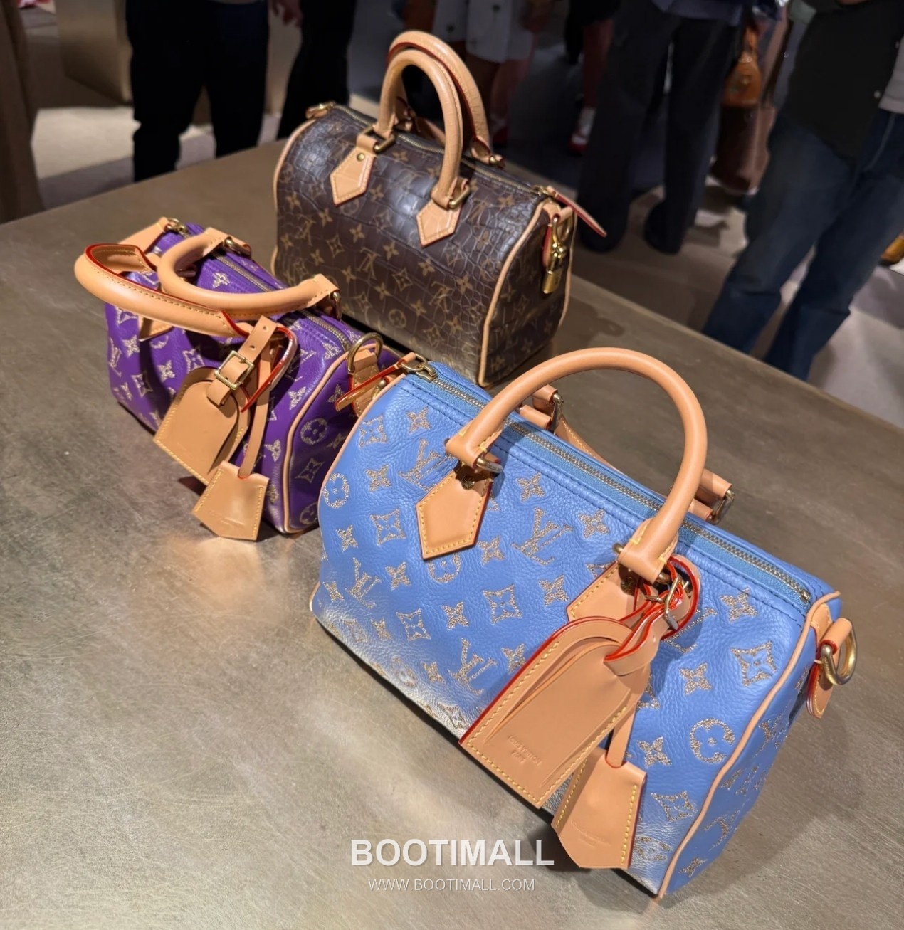 Louis Vuitton Speedy P9 Bandouliere Calfskin Leather Embroidery Top Handle Bag 루이비통 스피디 P9 반둘리에 카프스킨 블루 자수 탑핸들 크로스백 M28080 25cm 26