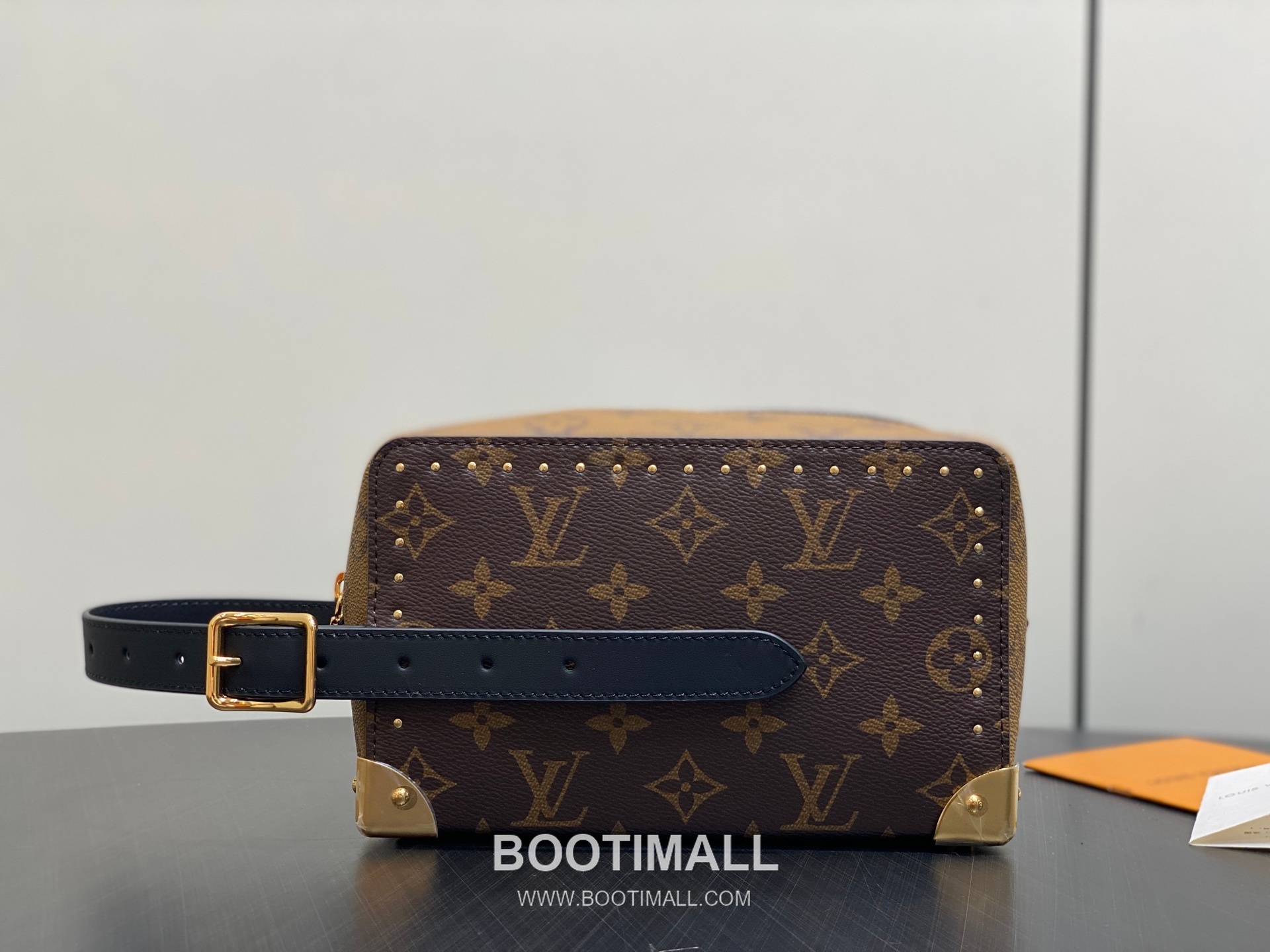 Louis Vuitton Locker Dopp Kit Monogram Coated Canvas Clutch Pouch 루이비통 로커 도프 키트 모노그램 코팅 캔버스 브라운 클러치 파우치 M29313 19cm 5
