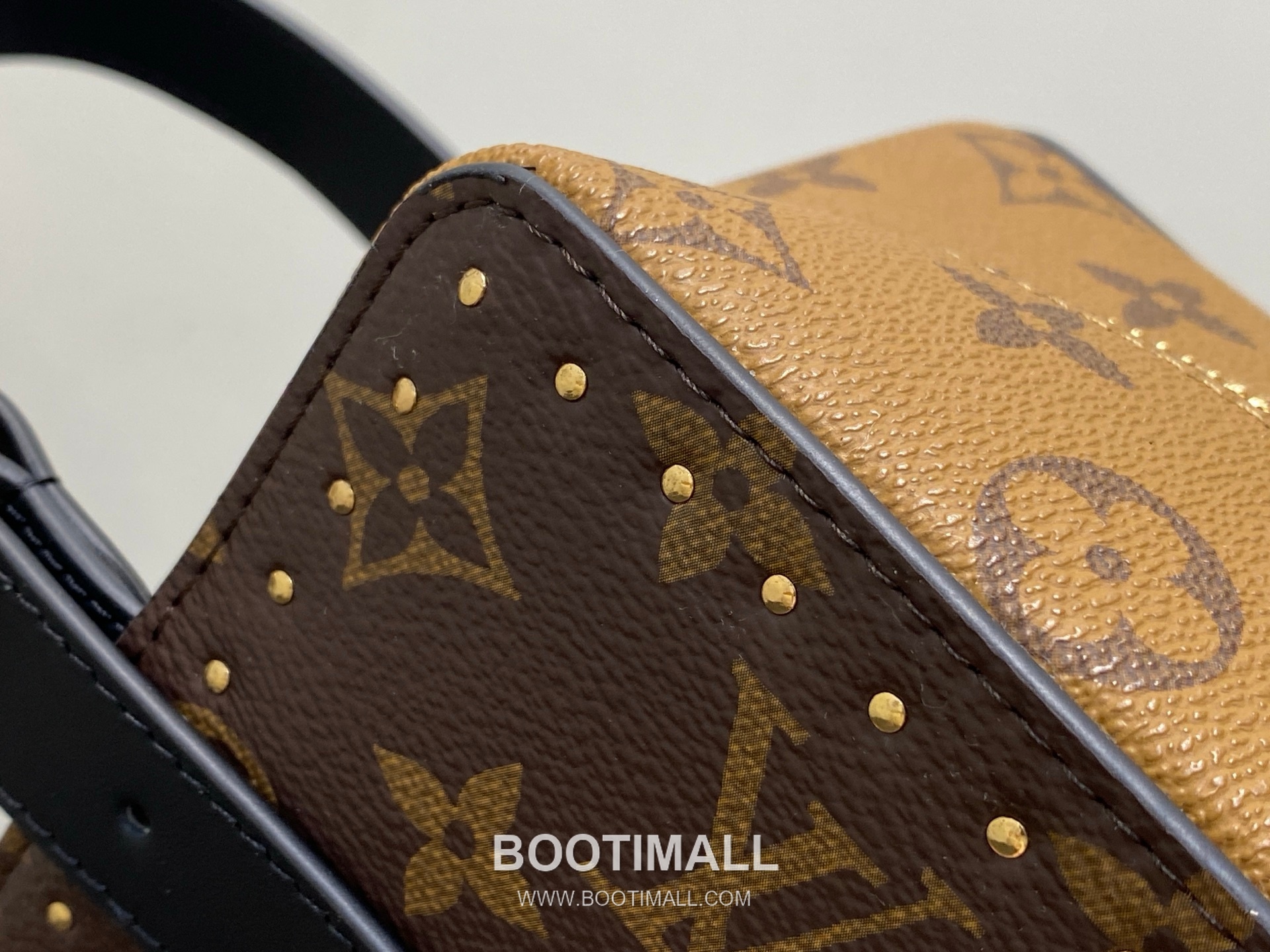 Louis Vuitton Locker Dopp Kit Monogram Coated Canvas Clutch Pouch 루이비통 로커 도프 키트 모노그램 코팅 캔버스 브라운 클러치 파우치 M29313 19cm 13