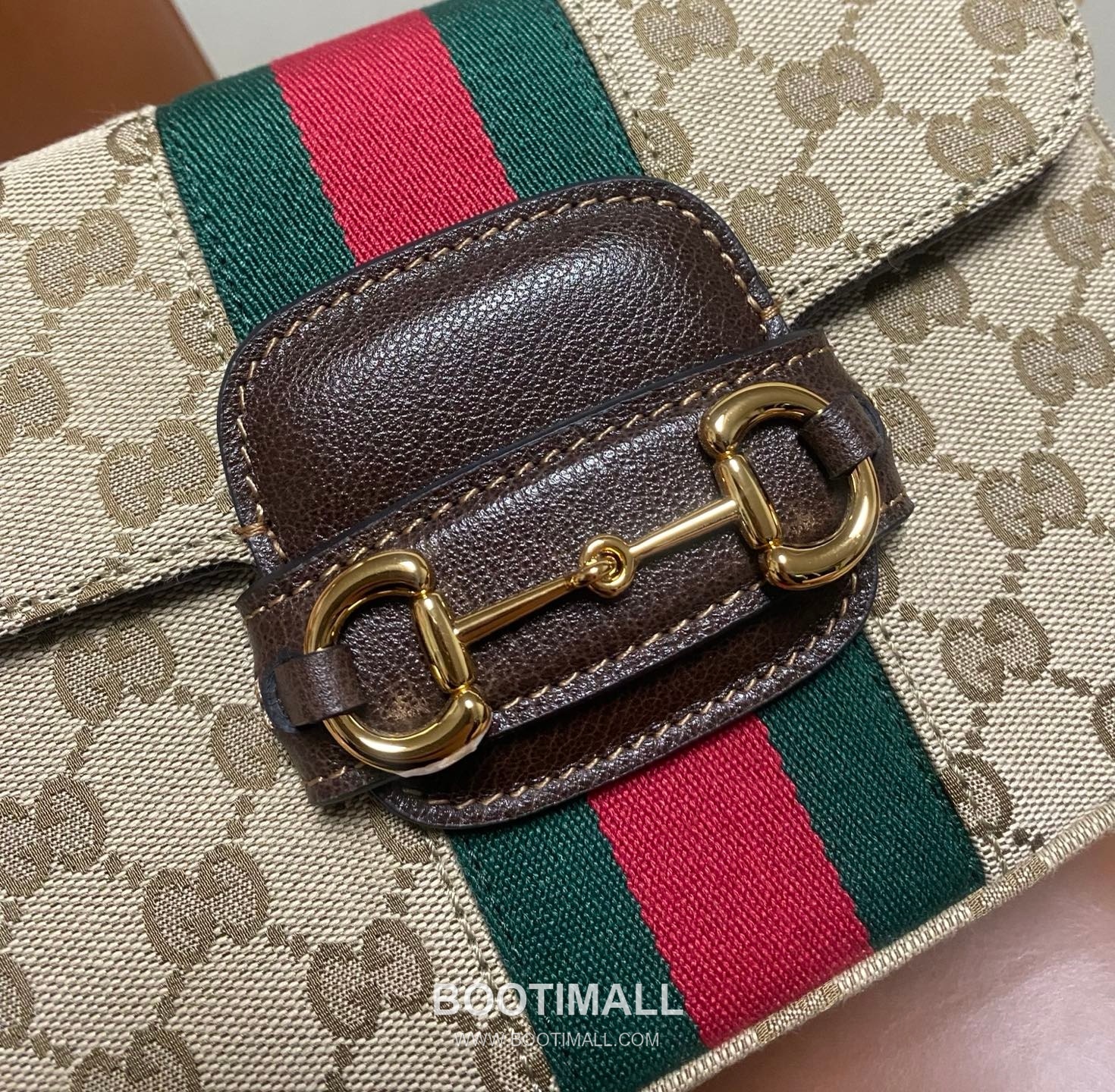 Gucci Horsebit 1955 GG Canvas Leather Trim Saddle Crossbody Bag 구찌 홀스빗 1955 GG 캔버스 베이지 크로스 새들백 866762 21cm 16
