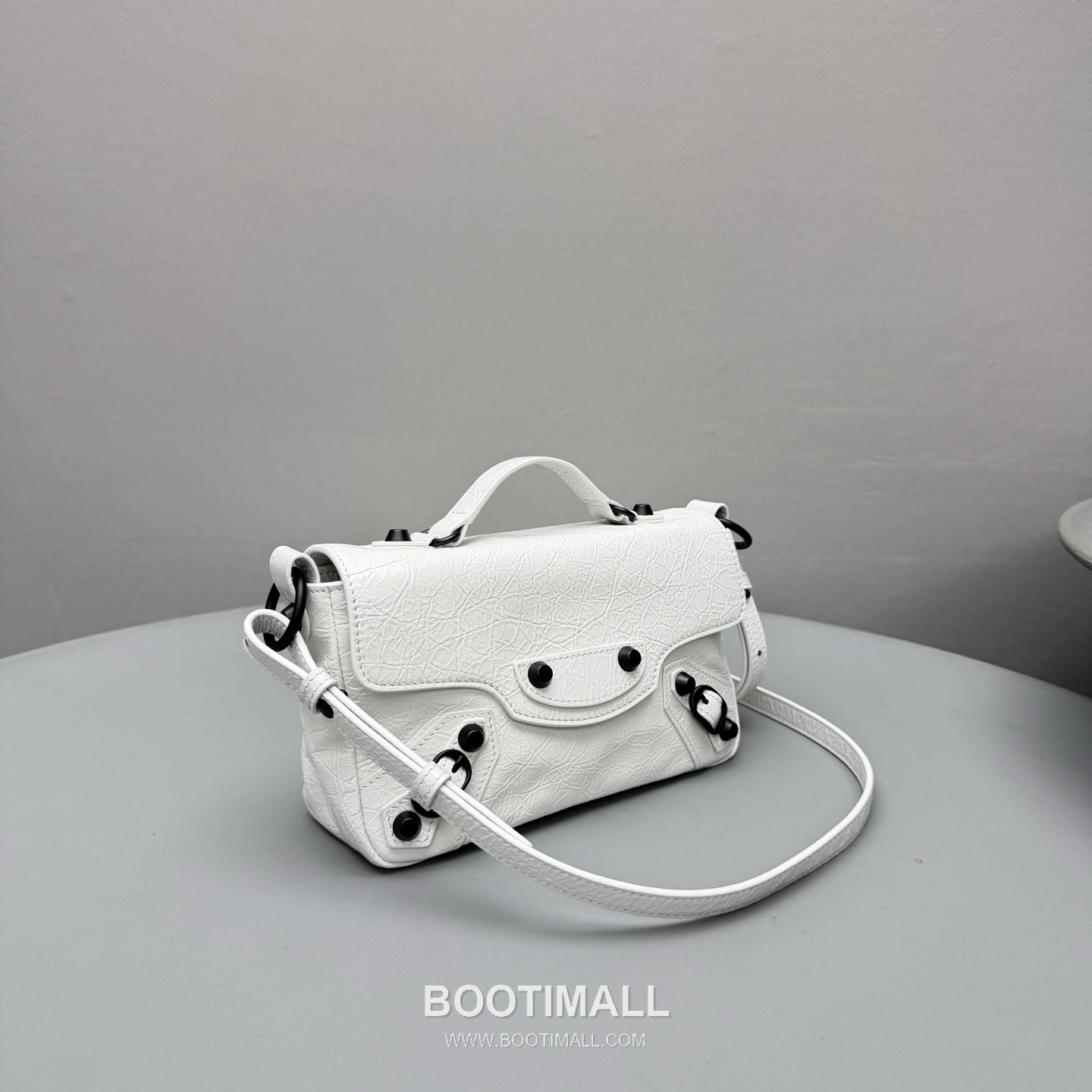 Balenciaga Le City Nano Mini Crinkled Leather Top Handle Crossbody Bag 발렌시아가 르 시티 나노 미니 크링클 레더 화이트 탑핸들 크로스백 92402 22cm 2