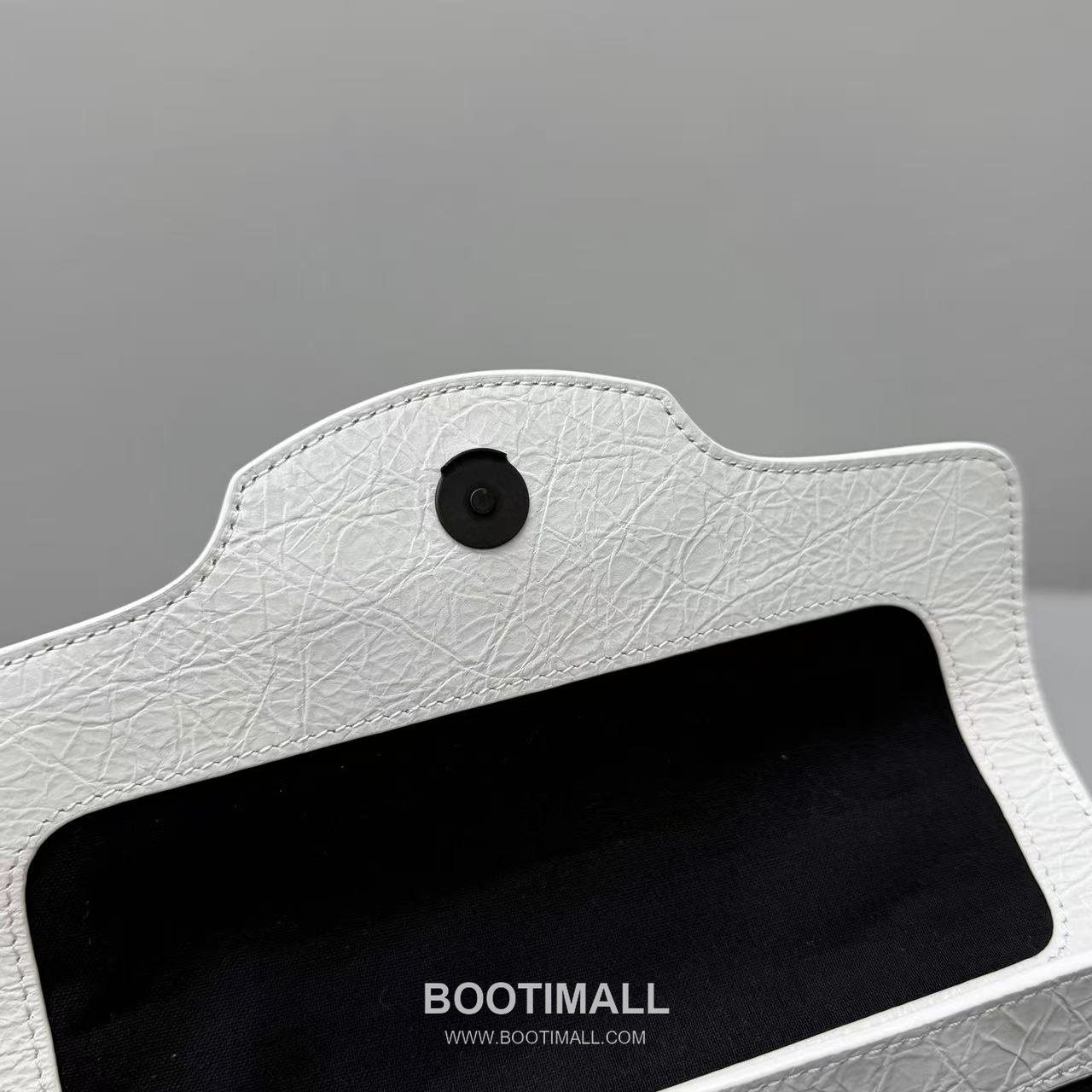 Balenciaga Le City Nano Mini Crinkled Leather Top Handle Crossbody Bag 발렌시아가 르 시티 나노 미니 크링클 레더 화이트 탑핸들 크로스백 92402 22cm 9