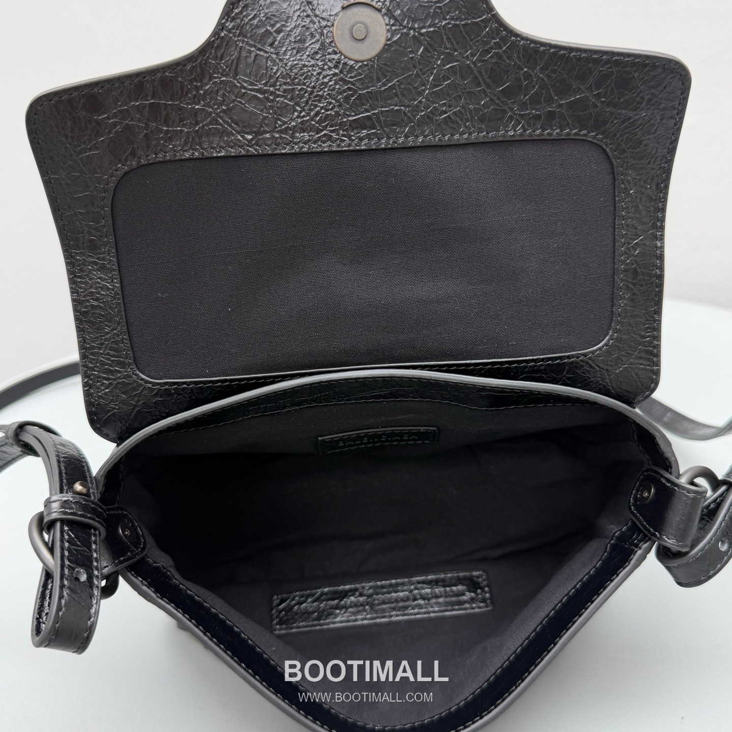 Balenciaga Le City Nano Mini Crinkled Leather Top Handle Crossbody Bag 발렌시아가 르 시티 나노 미니 크링클 레더 화이트 탑핸들 크로스백 92402 22cm 7