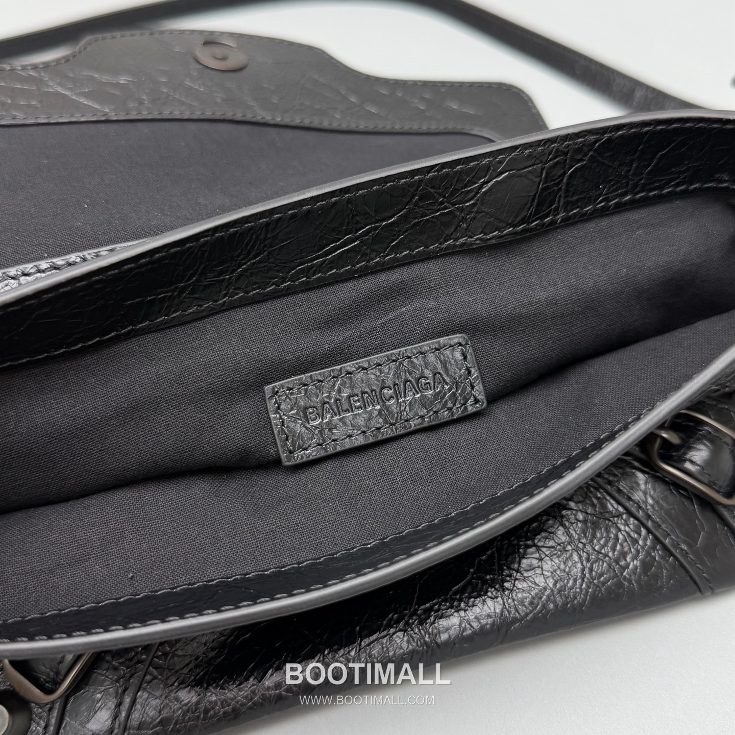 Balenciaga Le City Nano Mini Crinkled Leather Top Handle Crossbody Bag 발렌시아가 르 시티 나노 미니 크링클 레더 화이트 탑핸들 크로스백 92402 22cm 8