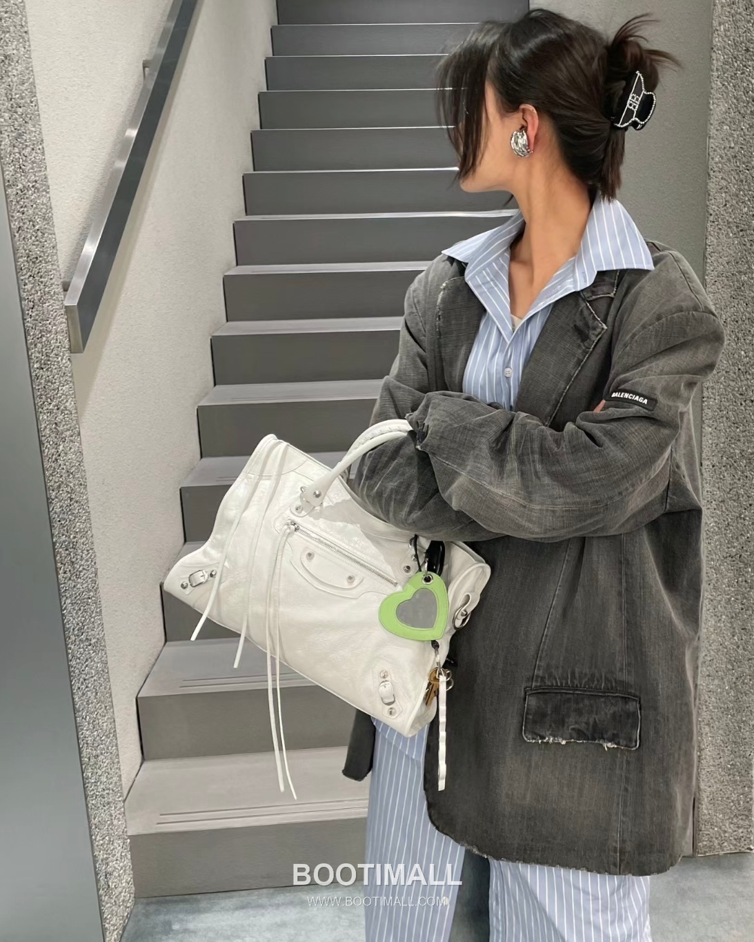 Balenciaga Le City Lambskin Leather Shoulder Crossbody Bag 발렌시아가 르 시티 램스킨 블랙 숄더 크로스백 29.9cm 4