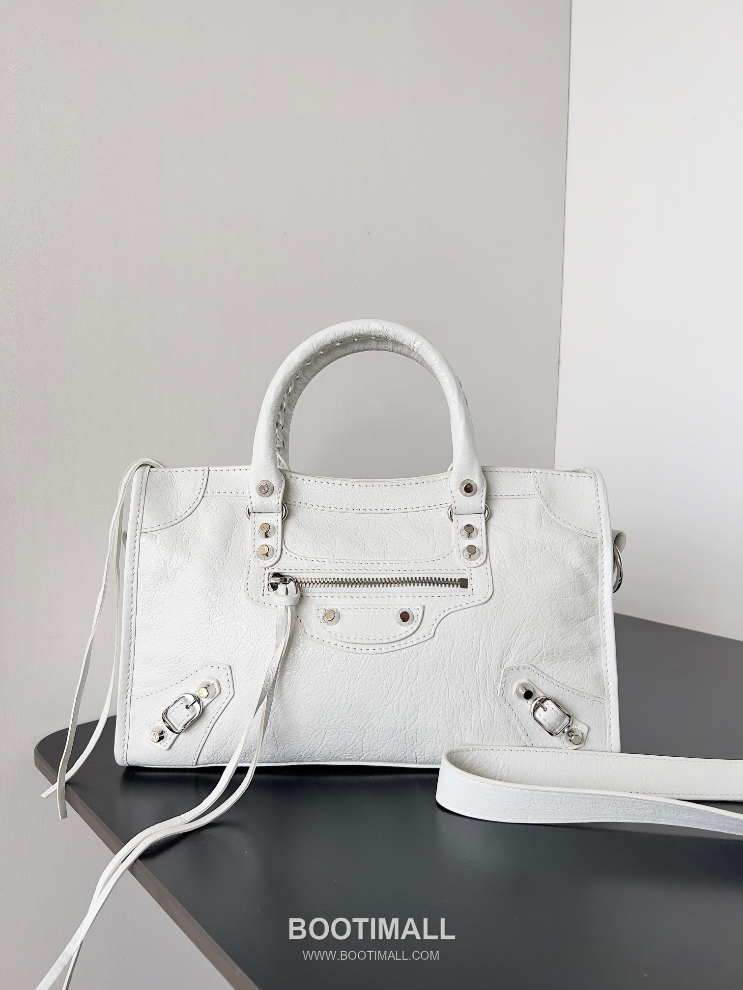 Balenciaga Le City Lambskin Leather Shoulder Crossbody Bag 발렌시아가 르 시티 램스킨 블랙 숄더 크로스백 29.9cm 7