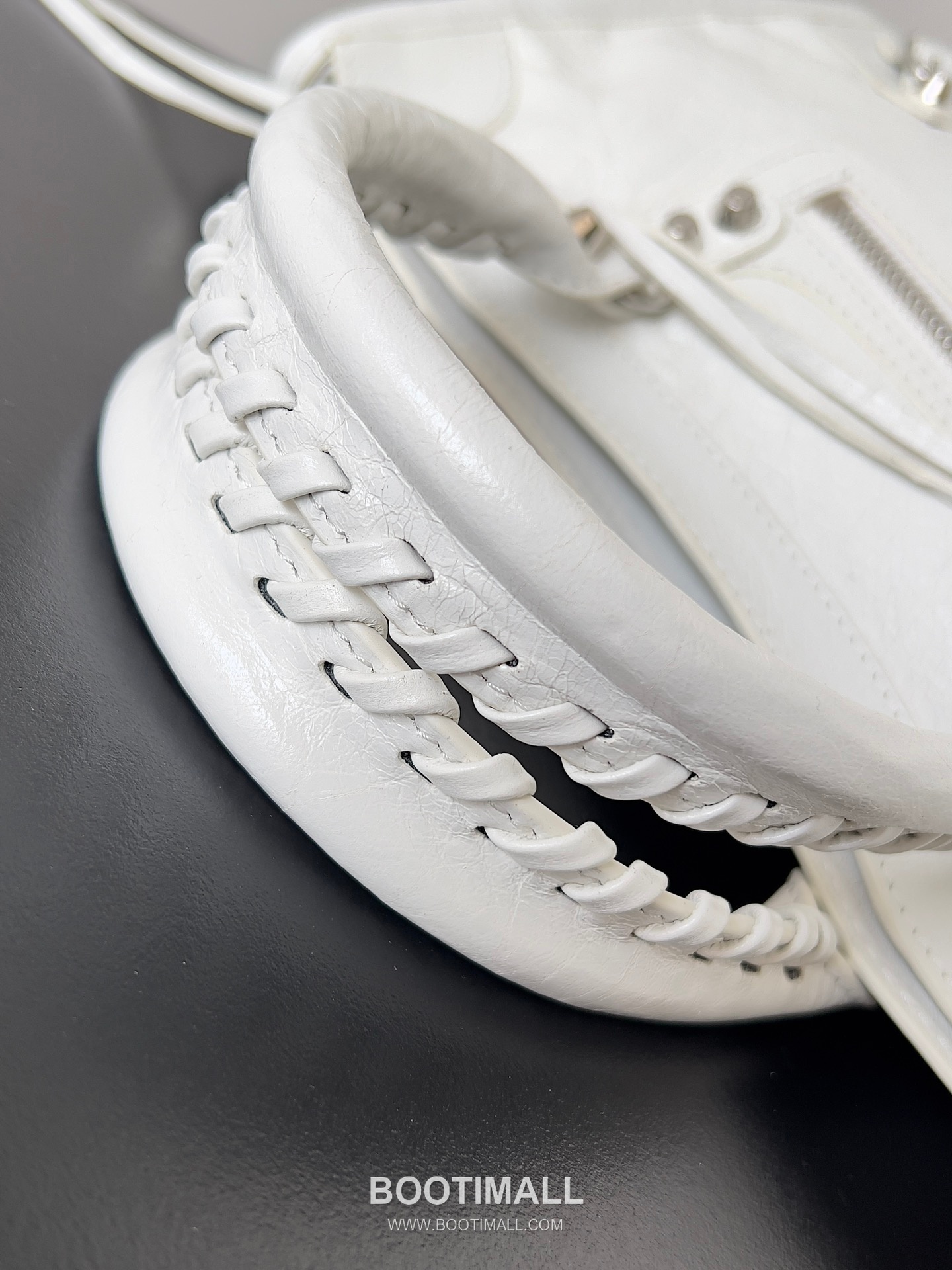 Balenciaga Le City Lambskin Leather Shoulder Crossbody Bag 발렌시아가 르 시티 램스킨 블랙 숄더 크로스백 29.9cm 12