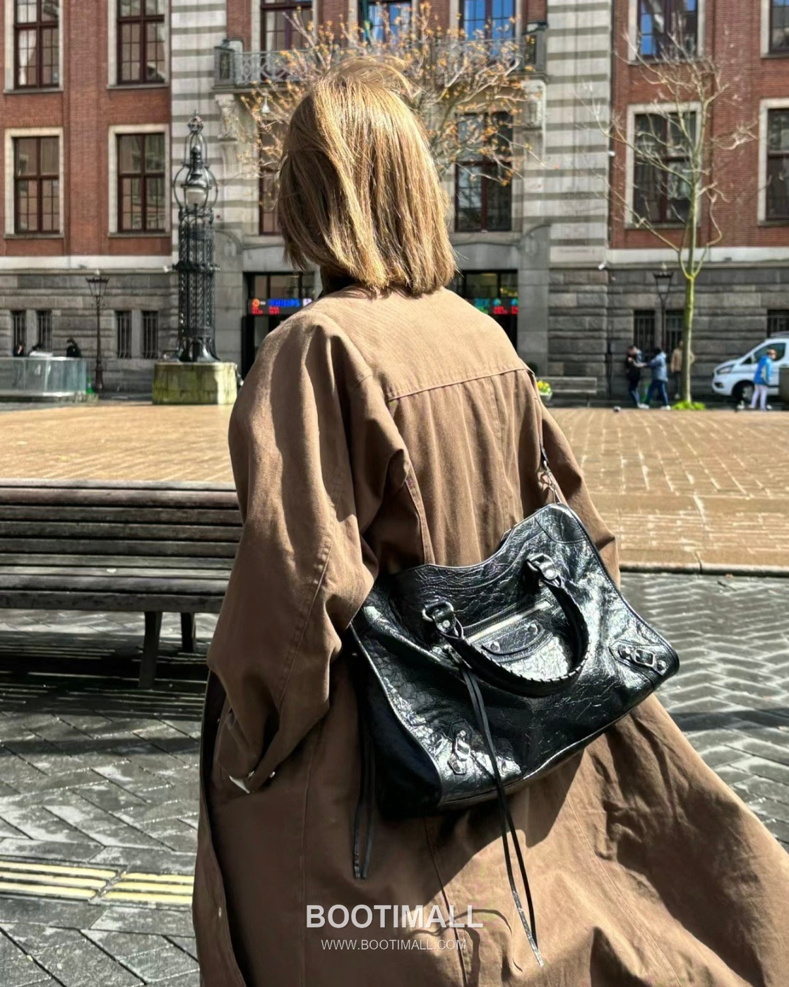 Balenciaga Le City Lambskin Leather Shoulder Crossbody Bag 발렌시아가 르 시티 램스킨 블랙 숄더 크로스백 29.9cm 1