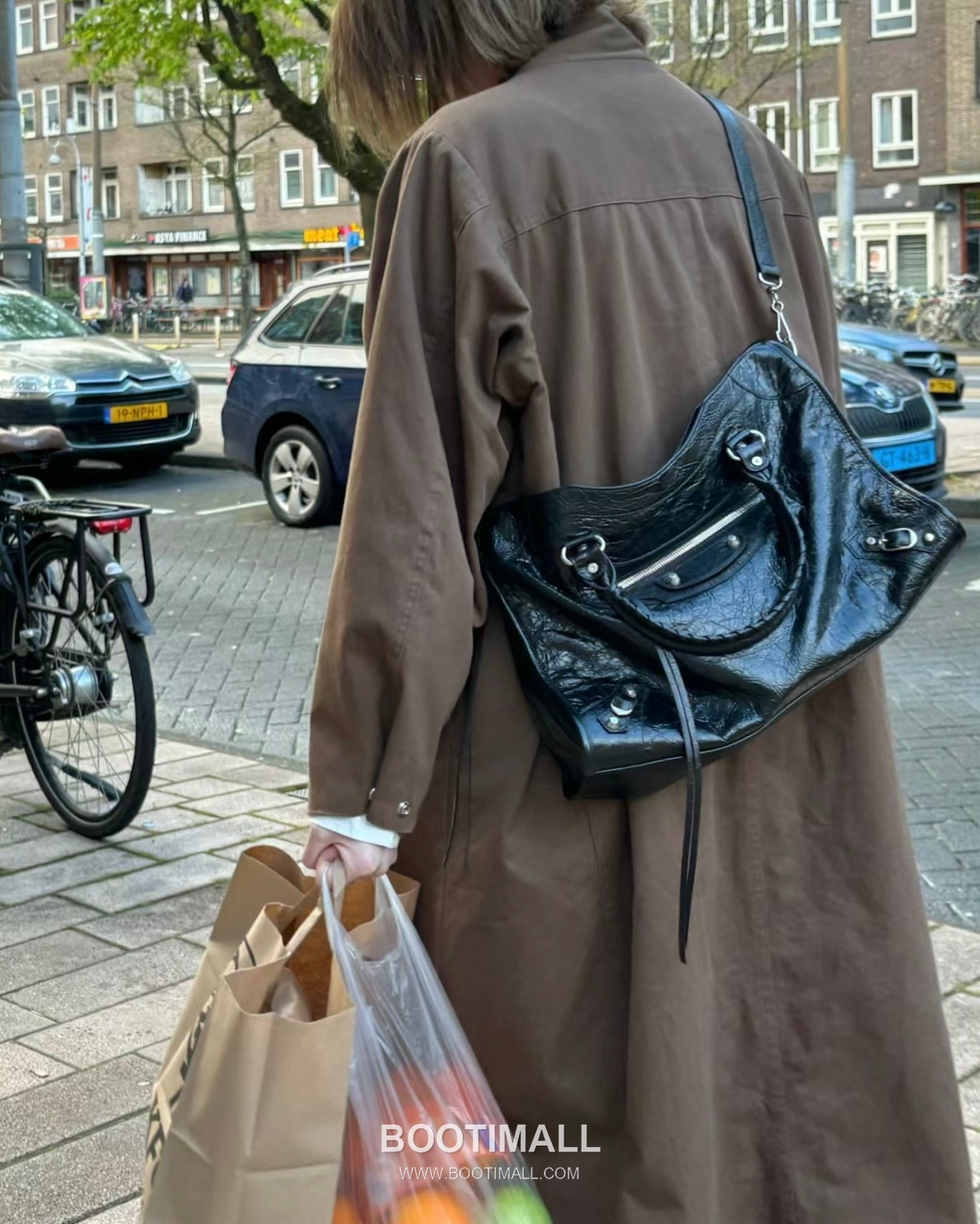 Balenciaga Le City Lambskin Leather Shoulder Crossbody Bag 발렌시아가 르 시티 램스킨 블랙 숄더 크로스백 29.9cm 3