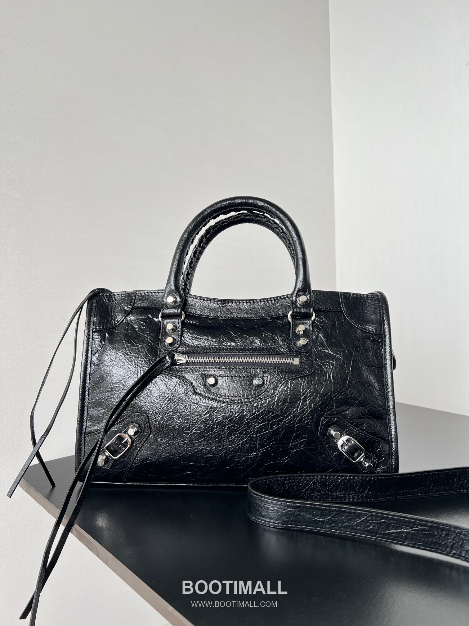 Balenciaga Le City Lambskin Leather Shoulder Crossbody Bag 발렌시아가 르 시티 램스킨 블랙 숄더 크로스백 29.9cm 5
