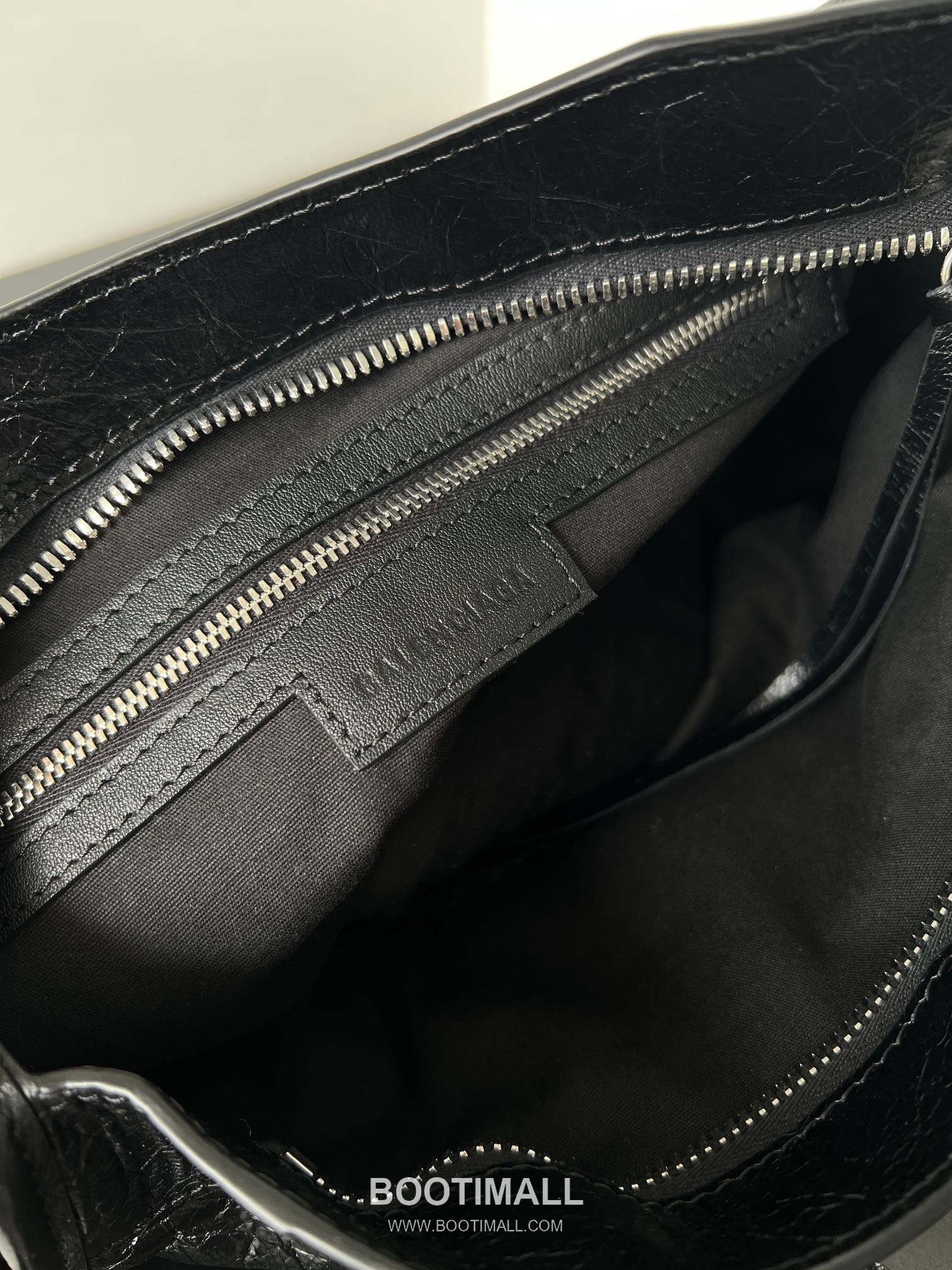 Balenciaga Le City Lambskin Leather Shoulder Crossbody Bag 발렌시아가 르 시티 램스킨 블랙 숄더 크로스백 29.9cm 8