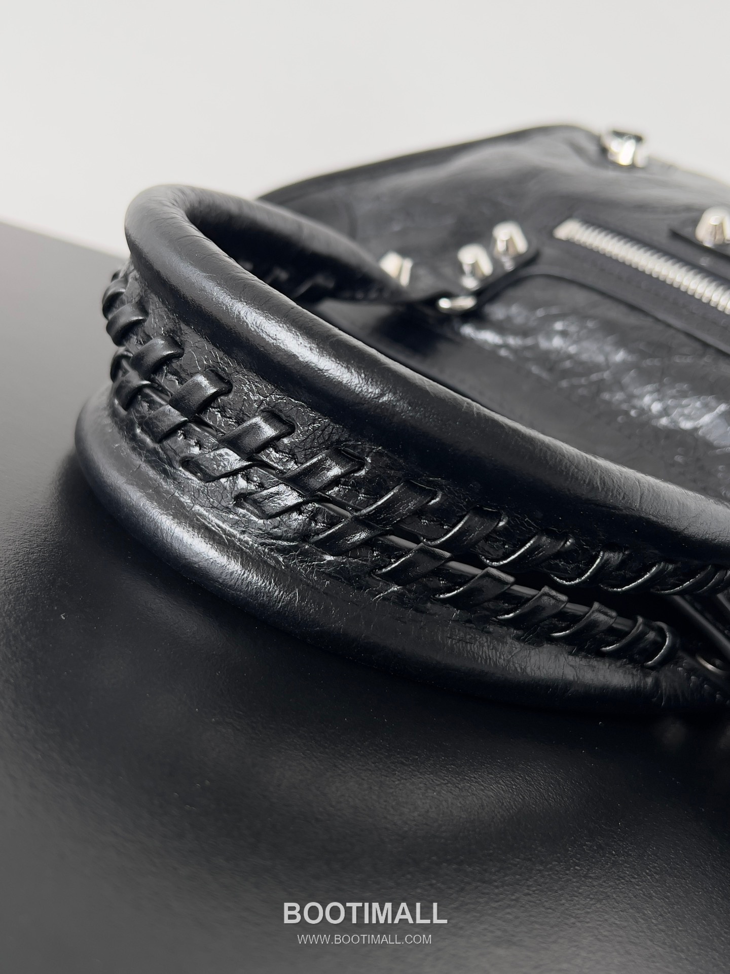 Balenciaga Le City Lambskin Leather Shoulder Crossbody Bag 발렌시아가 르 시티 램스킨 블랙 숄더 크로스백 29.9cm 10