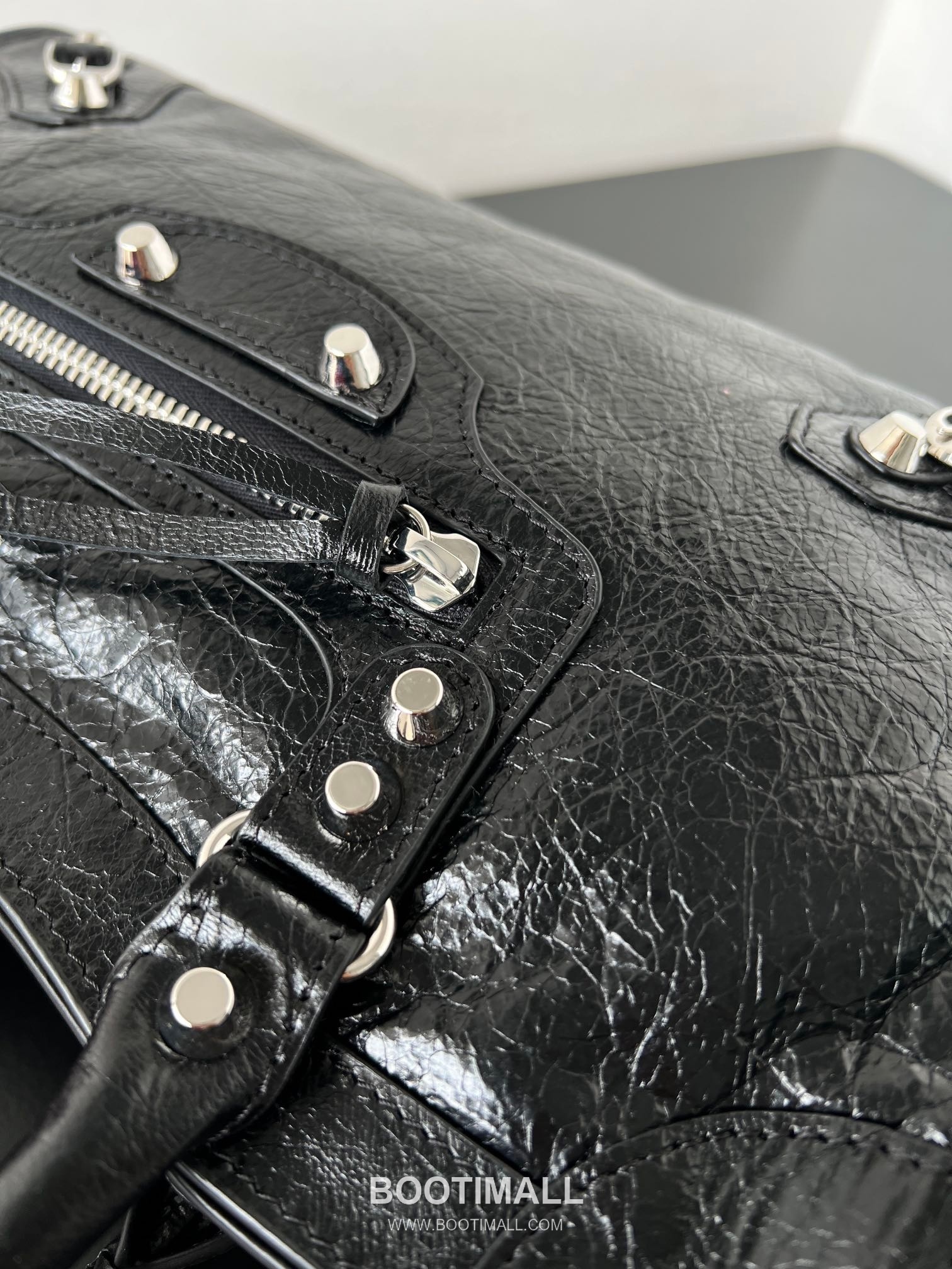 Balenciaga Le City Lambskin Leather Shoulder Crossbody Bag 발렌시아가 르 시티 램스킨 블랙 숄더 크로스백 29.9cm 11