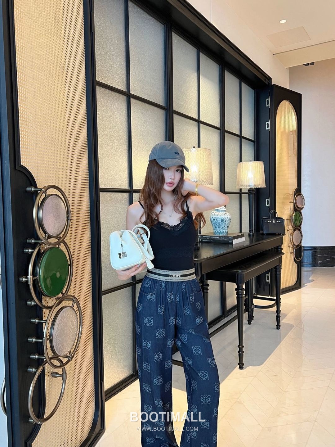 Loewe SS26 Cotton Texture Straight Fit Pants 로에베 SS26 코튼 텍스처 스트레이트핏 블랙 팬츠 2