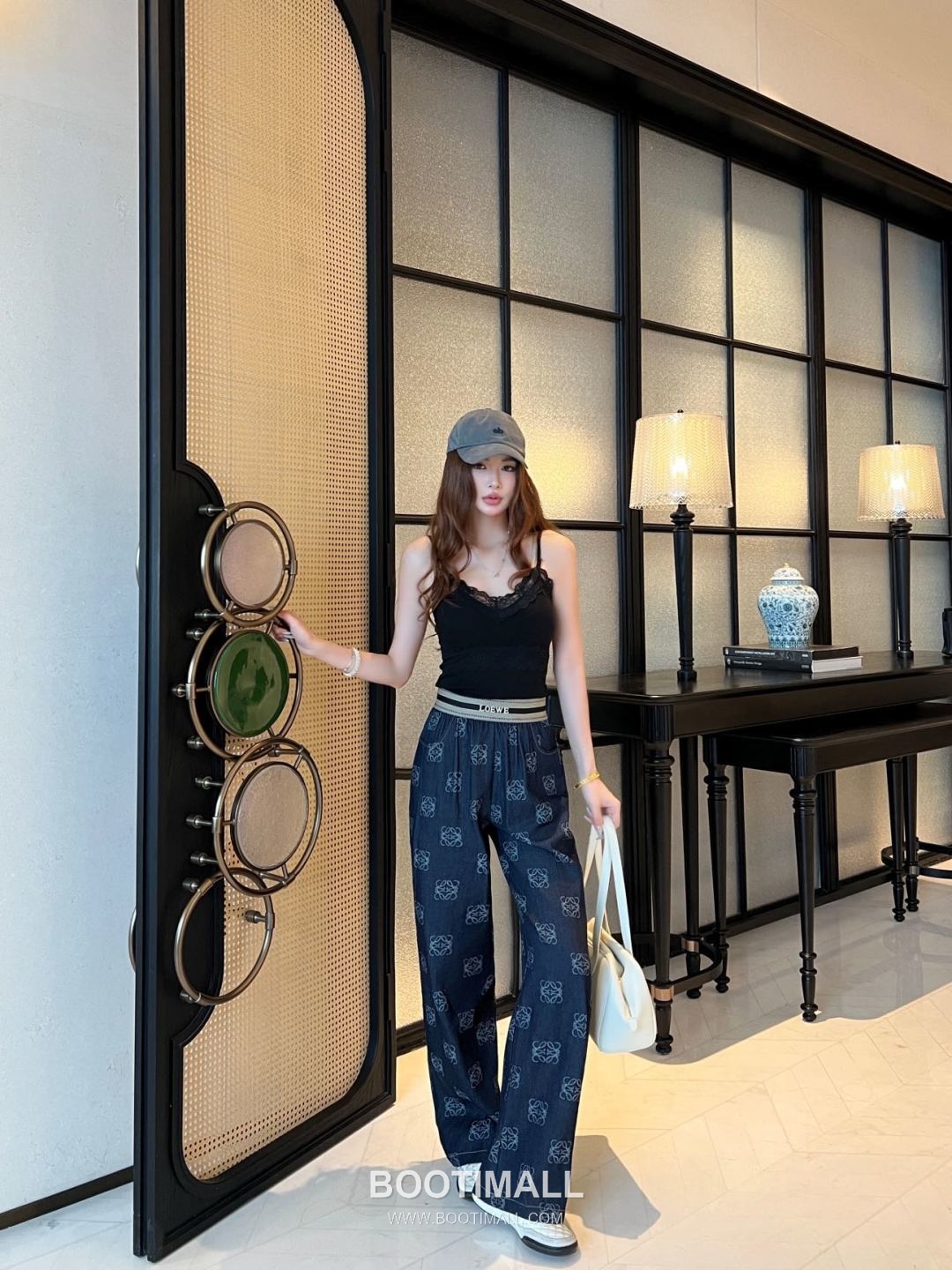 Loewe SS26 Cotton Texture Straight Fit Pants 로에베 SS26 코튼 텍스처 스트레이트핏 블랙 팬츠 3