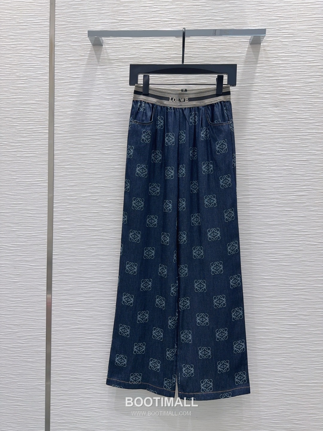 Loewe SS26 Cotton Texture Straight Fit Pants 로에베 SS26 코튼 텍스처 스트레이트핏 블랙 팬츠 10